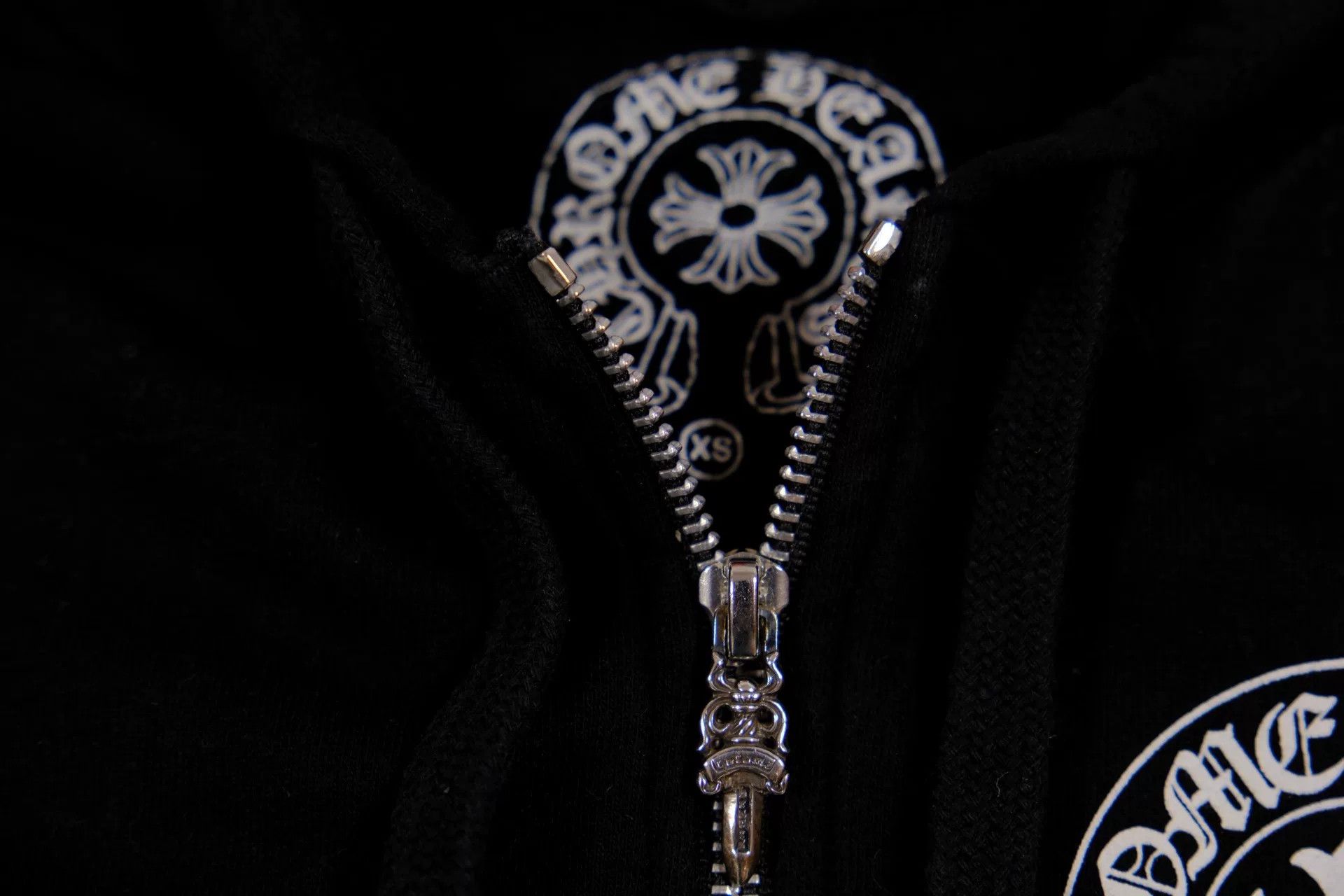 Chrome Hearts Chrome Hearts Gothic Back Zip Hoodie XS Size XS / US 0-2 / IT 36-38 - 7 Thumbnail