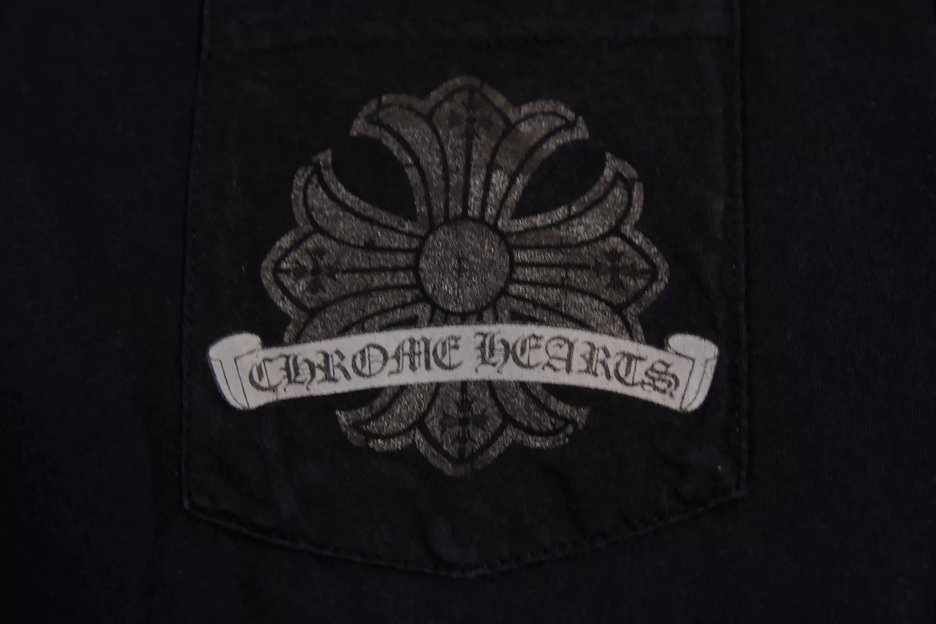 Chrome Hearts Chrome Hearts Horseshoe Logo Pocket T-Shirt S Size US S / EU 44-46 / 1 - 4 Thumbnail