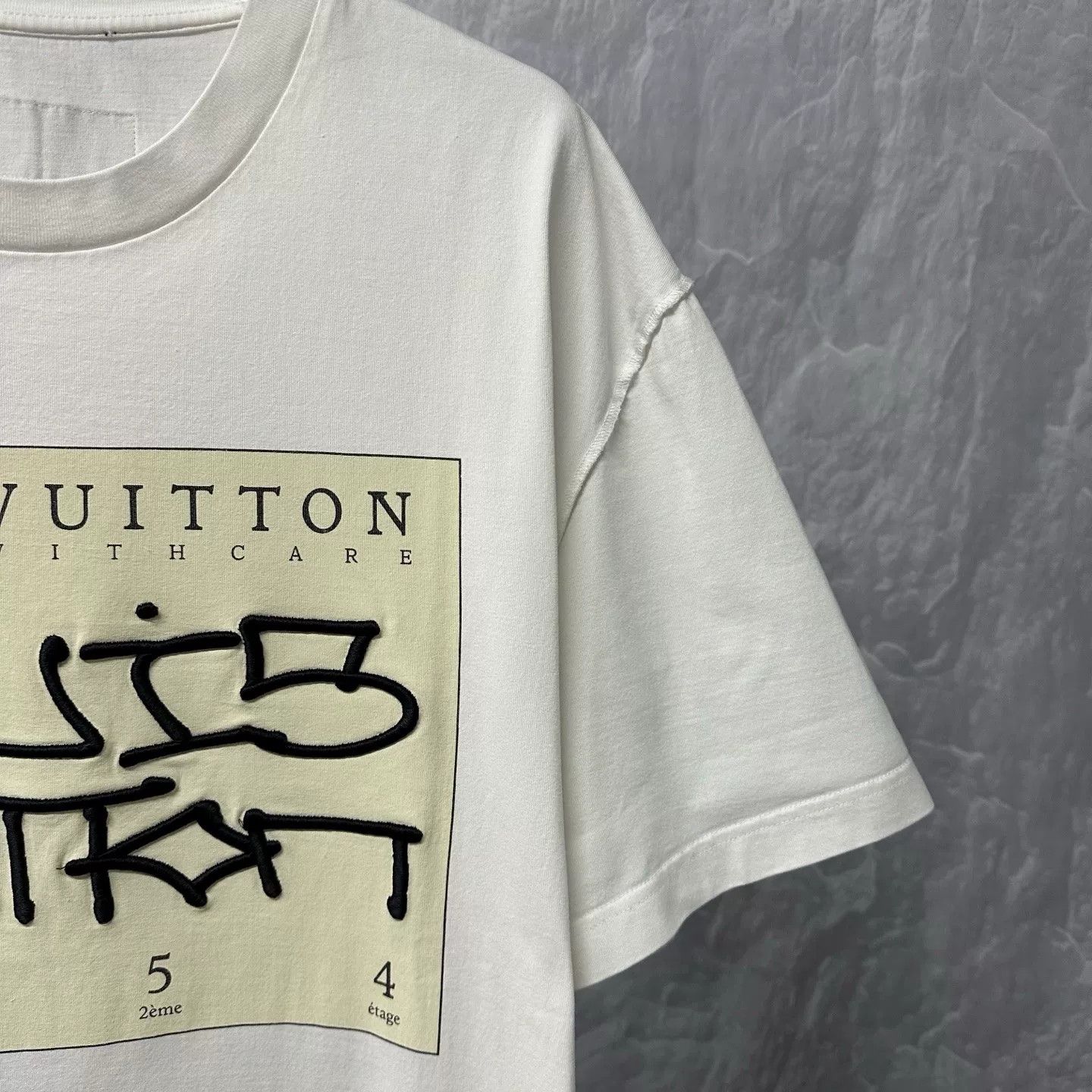 Louis Vuitton Louis Vuitton Handle With Care Graffiti T-Shirt XXL Size US XXL / EU 58 / 5 - 4 Thumbnail