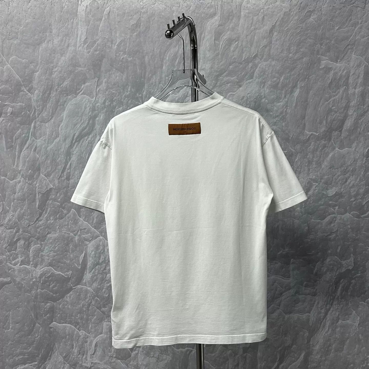 Louis Vuitton Louis Vuitton Dove Graphic Print T-Shirt M Size US M / EU 48-50 / 2 - 5 Thumbnail