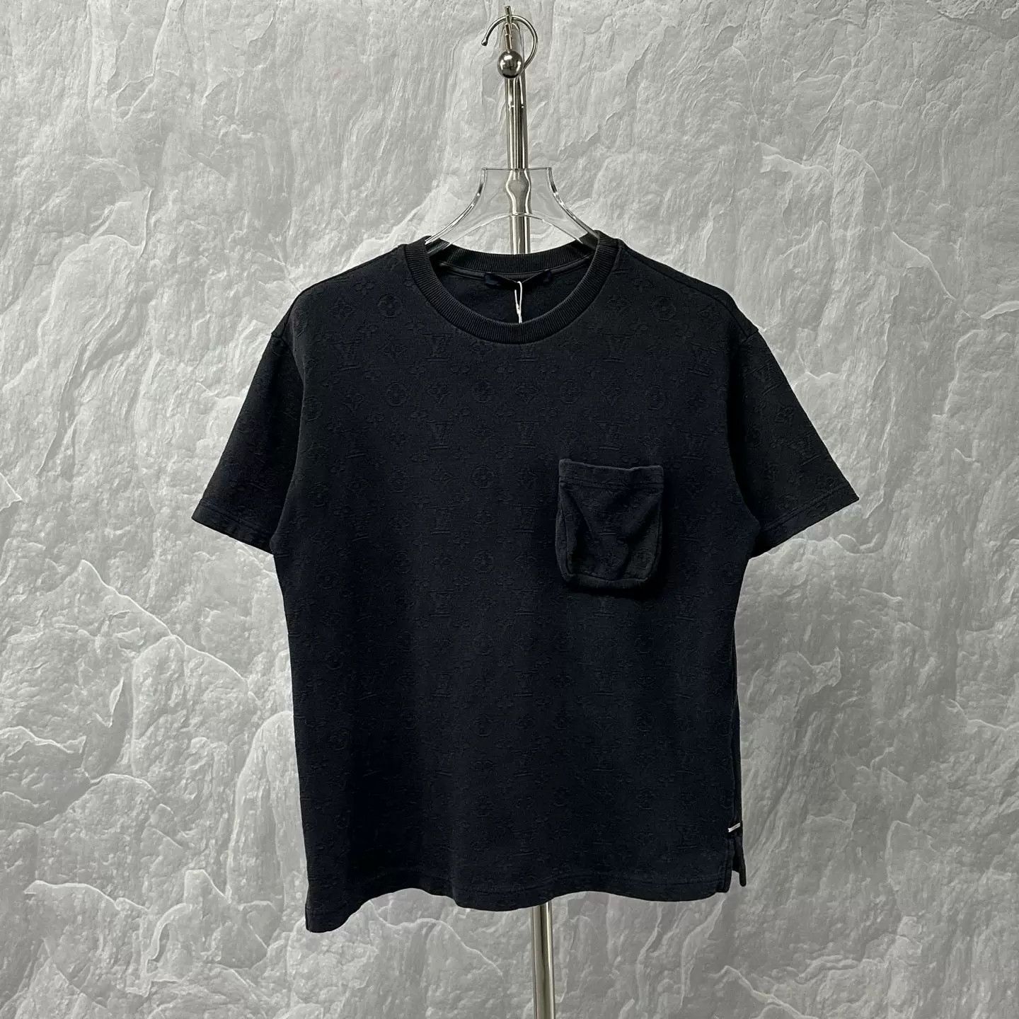 Louis Vuitton Louis Vuitton Monogram Jacquard Pocket T-Shirt S Size US S / EU 44-46 / 1 - 2 Thumbnail