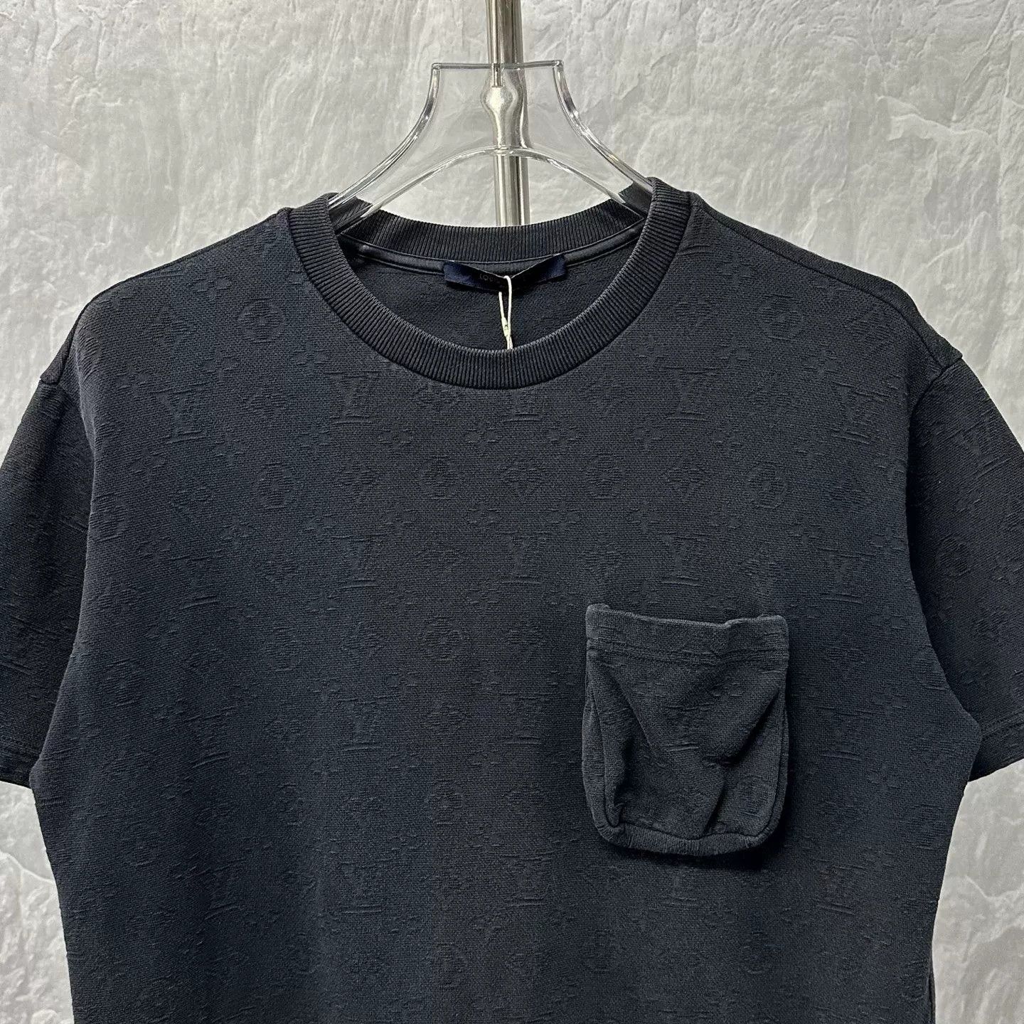 Louis Vuitton Louis Vuitton Monogram Jacquard Pocket T-Shirt S Size US S / EU 44-46 / 1 - 3 Thumbnail