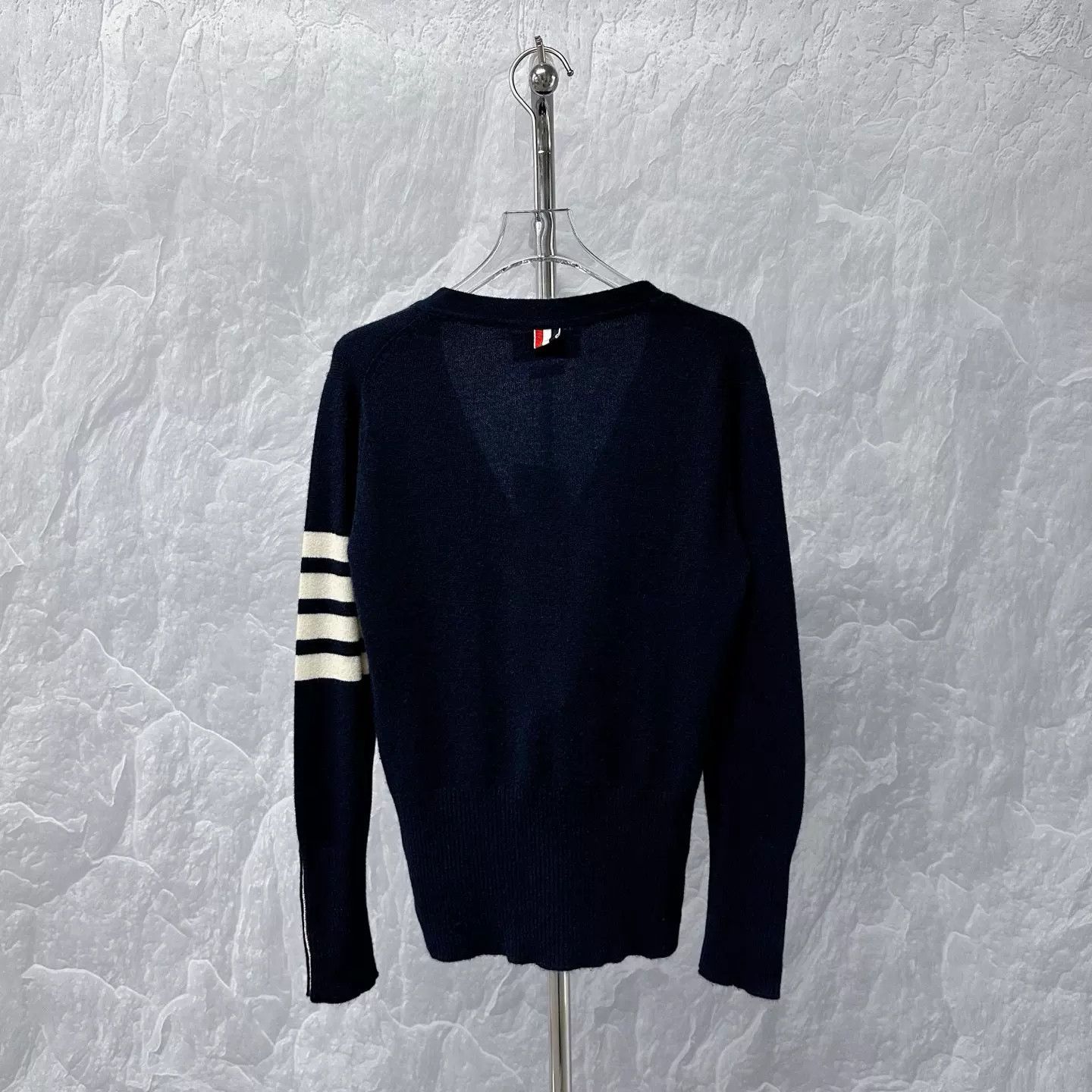 Thom Browne Thom Browne Cashmere 4-Bar V-Neck Cardigan Size 3 Size US L / EU 52-54 / 3 - 5 Thumbnail