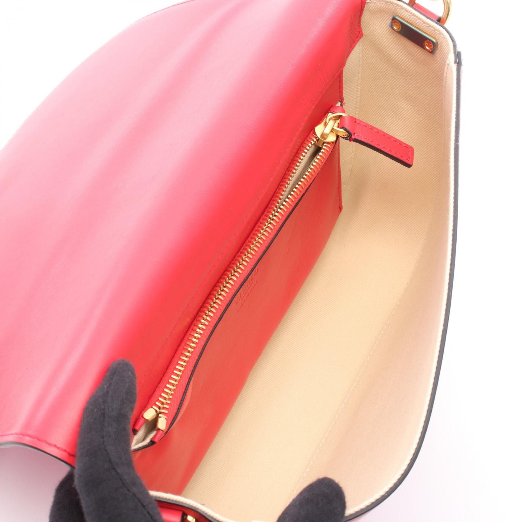 Valentino Valentino Valentino Garavani Walk Vlogo Leather Shoulder Bag Leather Shoulder Bag DUTY FREE for USA Size ONE SIZE - 3 Thumbnail
