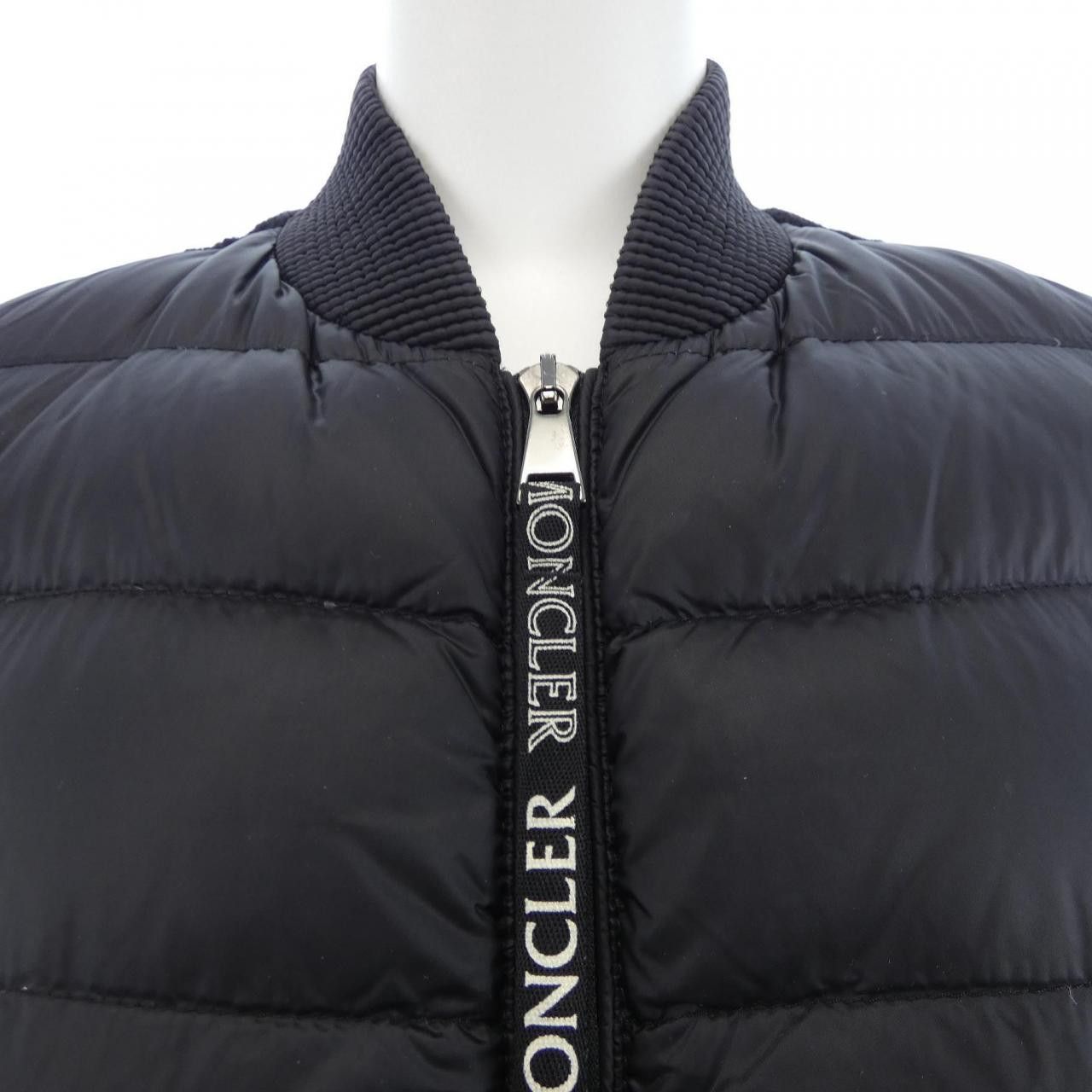 Moncler Moncler Moncler Down Jacket Textile Outerwear 20939457100 DUTY FREE for USA Size ONE SIZE - 6 Thumbnail