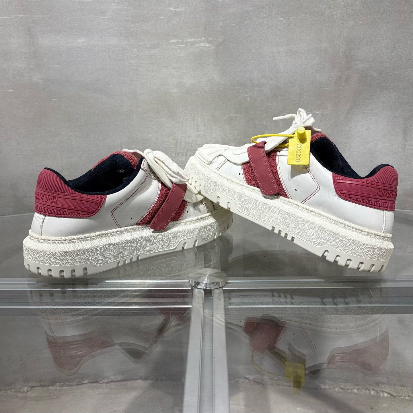 Dior Dior White Red Shell-Toe Sneakers Size US 6 / IT 36 - 5 Thumbnail