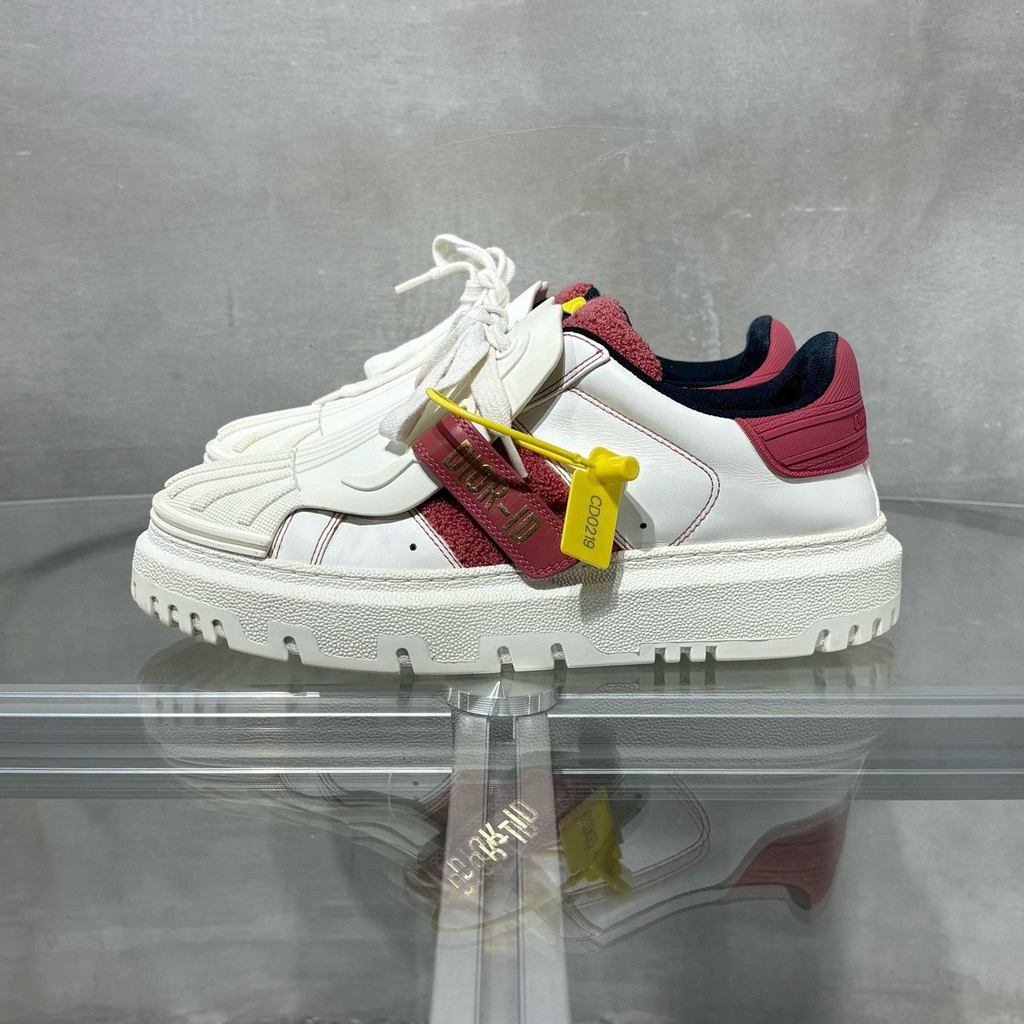 Dior Dior White Red Shell-Toe Sneakers Size US 6 / IT 36 - 3 Thumbnail