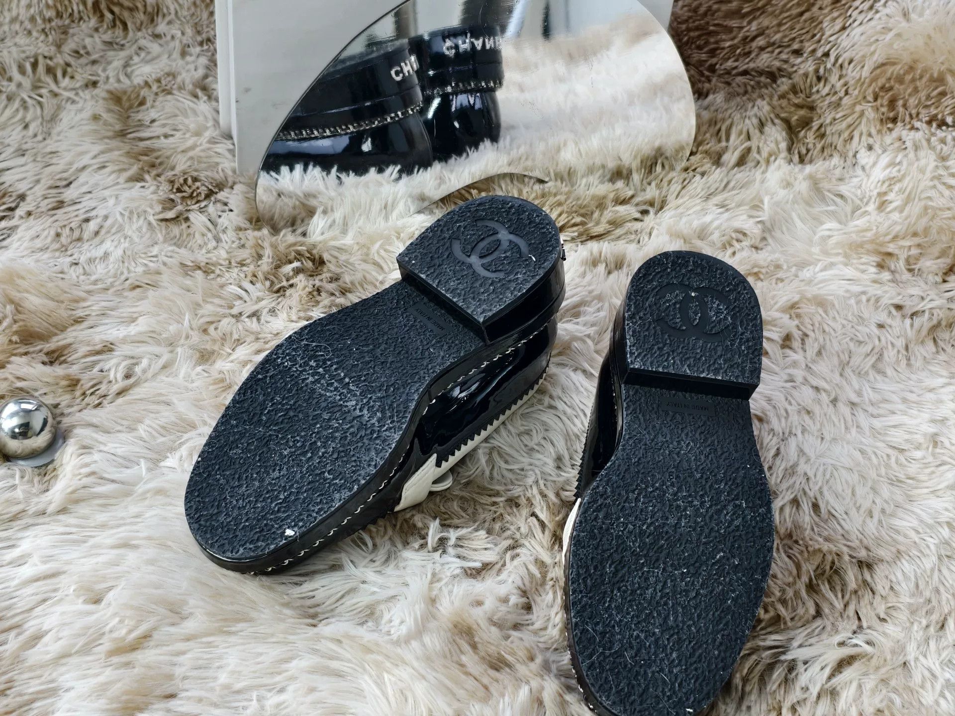 Chanel Chanel Black White Patent Leather Loafers Size US 4 / IT 34 - 5 Thumbnail