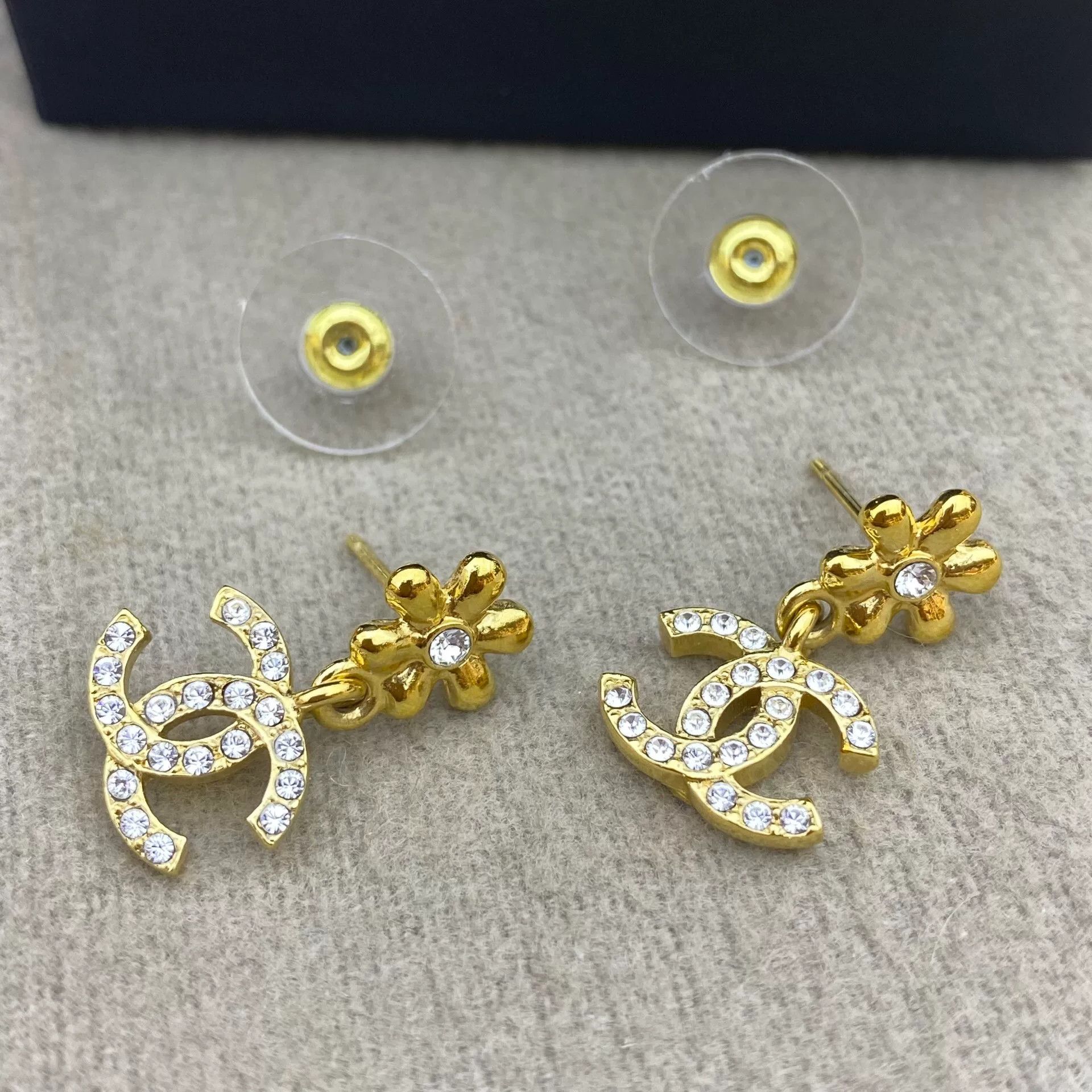 Chanel Chanel 23A Gold Flower Double C Diamond Earrings Size ONE SIZE - 4 Thumbnail