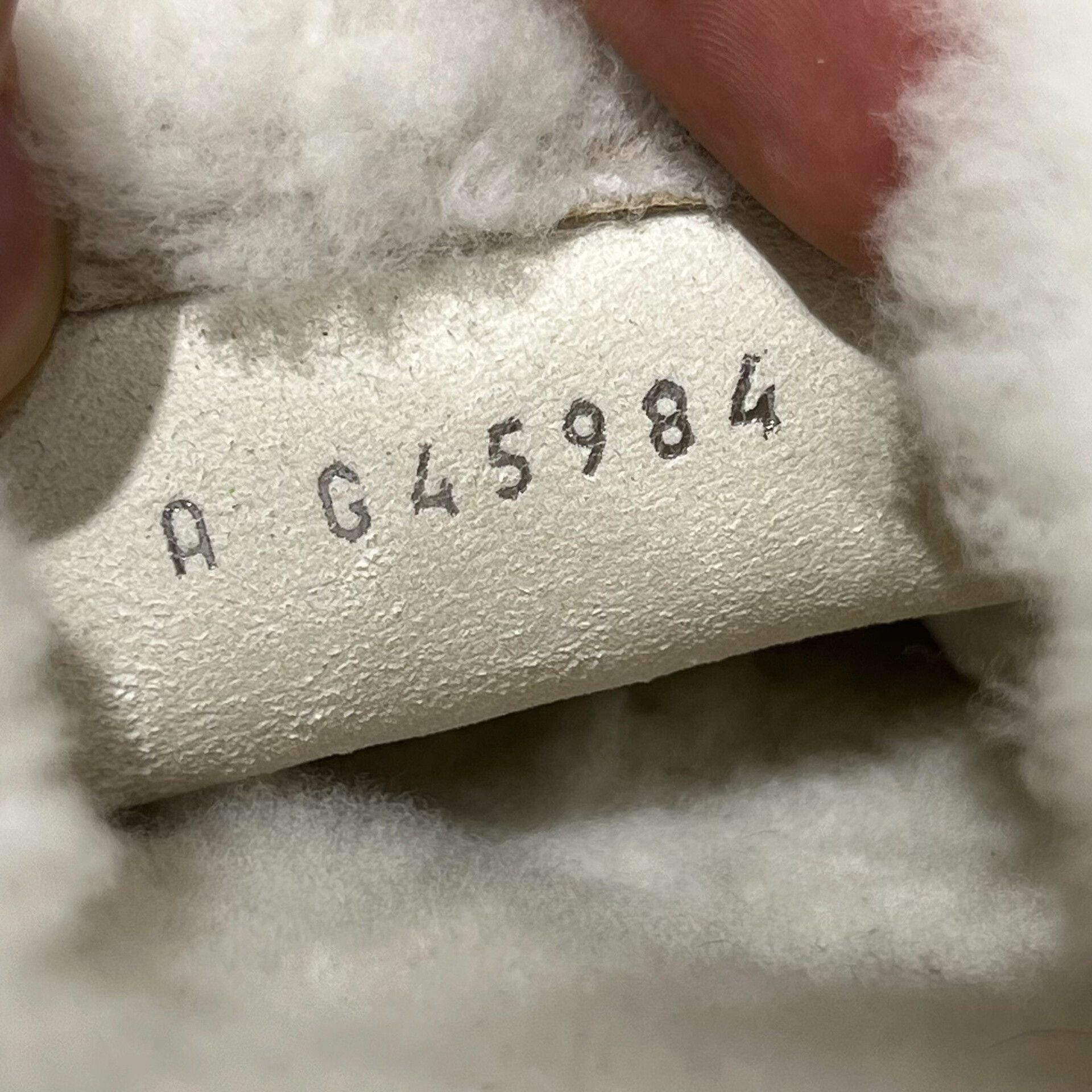 Chanel Chanel 24B White Fluffy Slippers Set Size US 5 / IT 35 - 8 Thumbnail