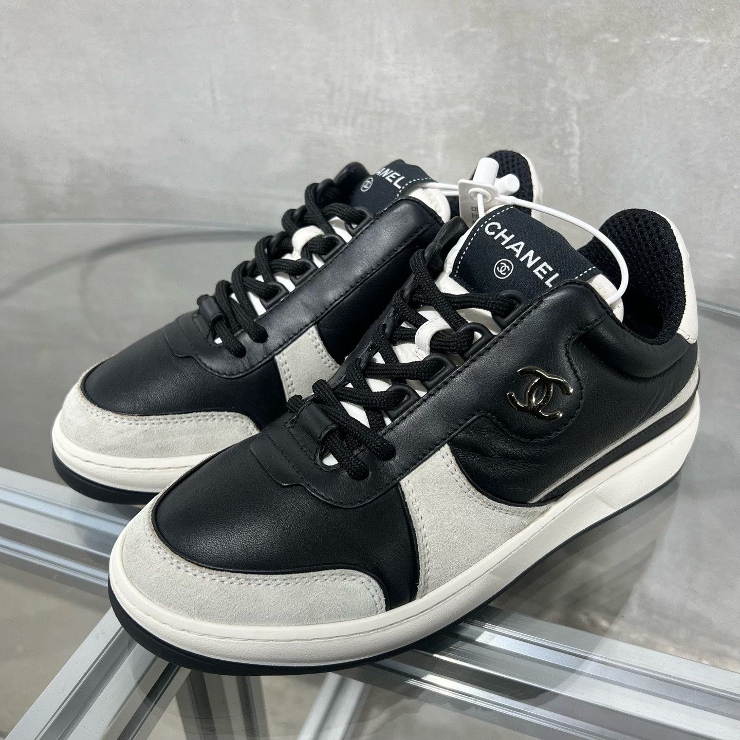 Chanel Chanel 23C Black White Double C Sneakers Size US 5 / IT 35 - 2 Thumbnail