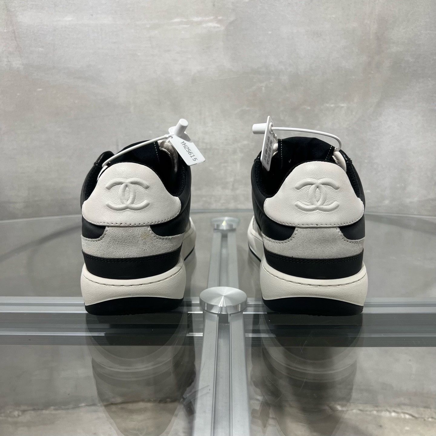 Chanel Chanel 23C Black White Double C Sneakers Size US 5 / IT 35 - 6 Thumbnail