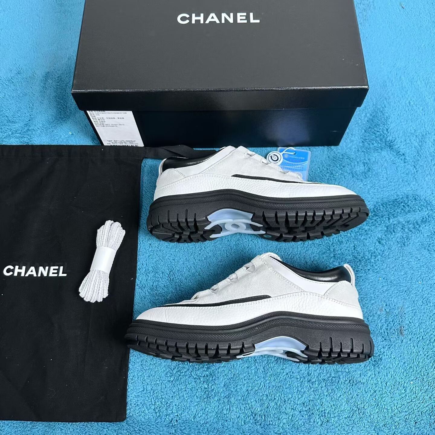 Chanel Chanel 25B White Black Low-Top Shoes Size US 6 / IT 36 - 2 Thumbnail