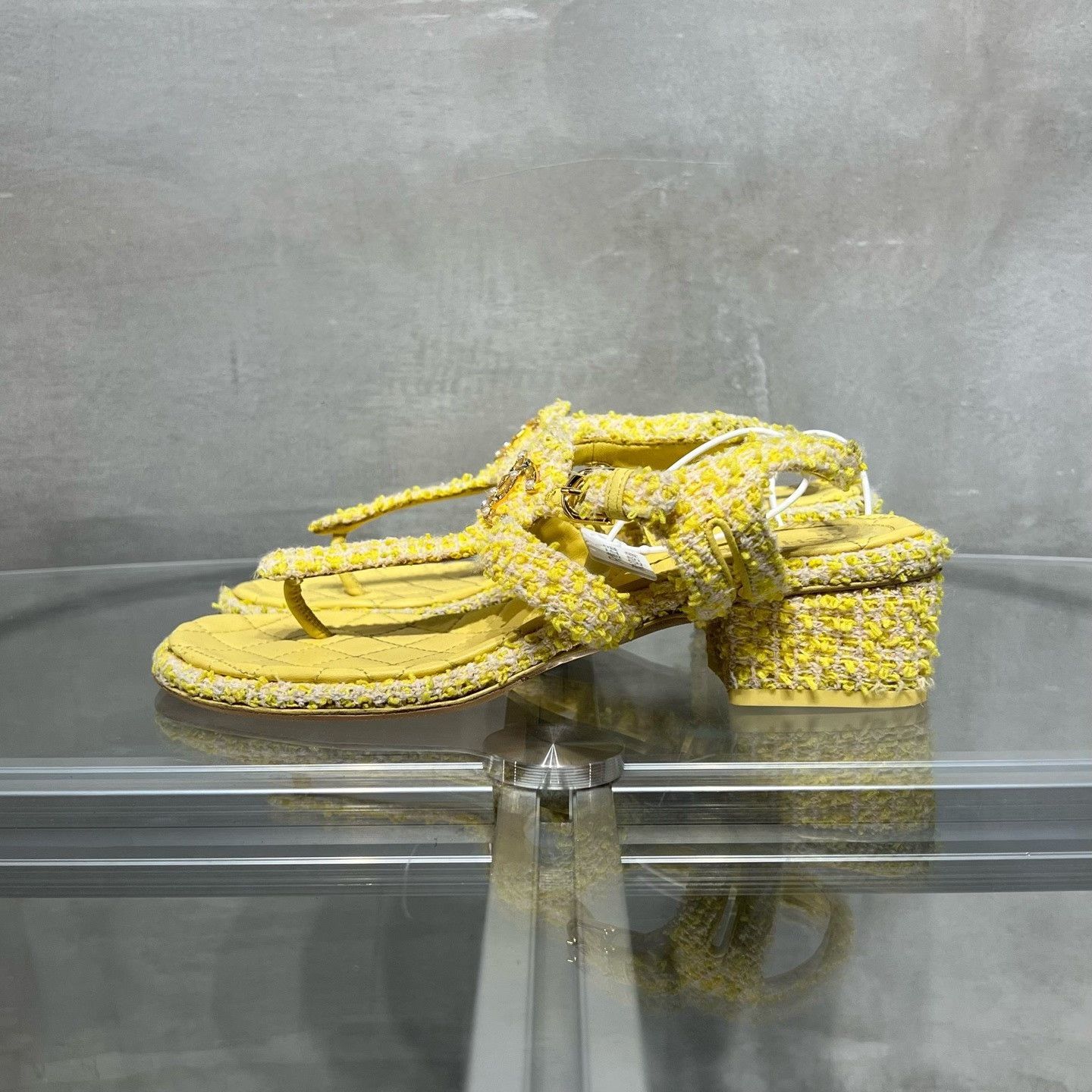 Chanel Chanel Yellow Tweed Double C Sandals Size US 6 / IT 36 - 3 Thumbnail