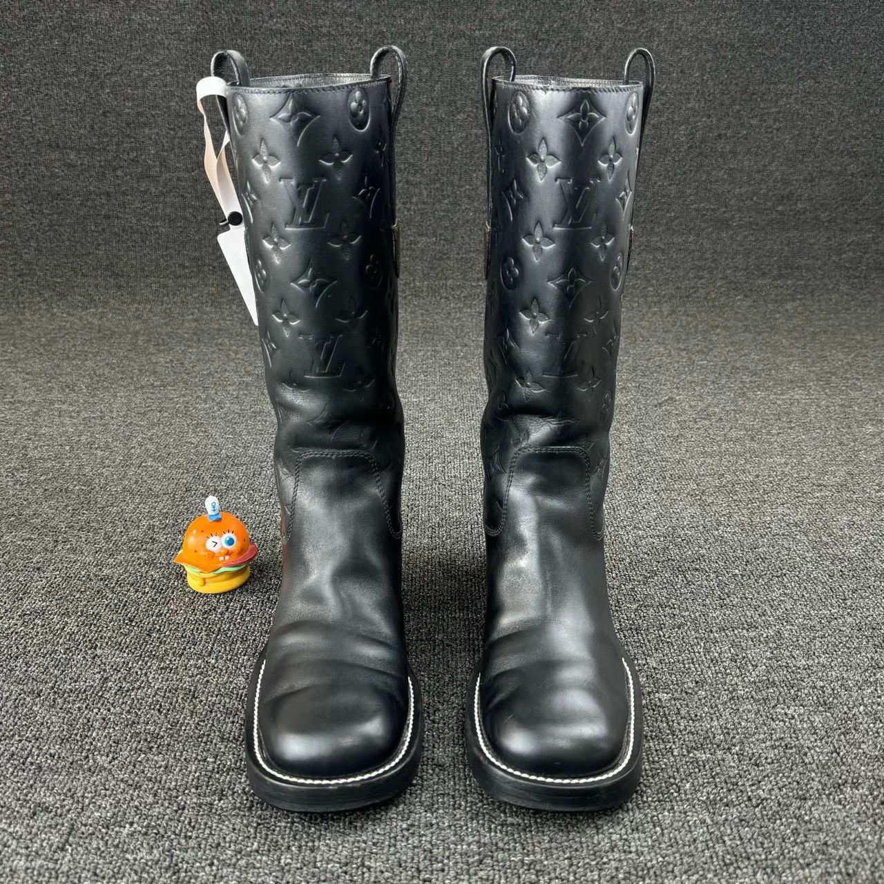 Louis Vuitton Louis Vuitton Embossed Monogram Riding Boots Size US 7 / IT 37 - 2 Thumbnail
