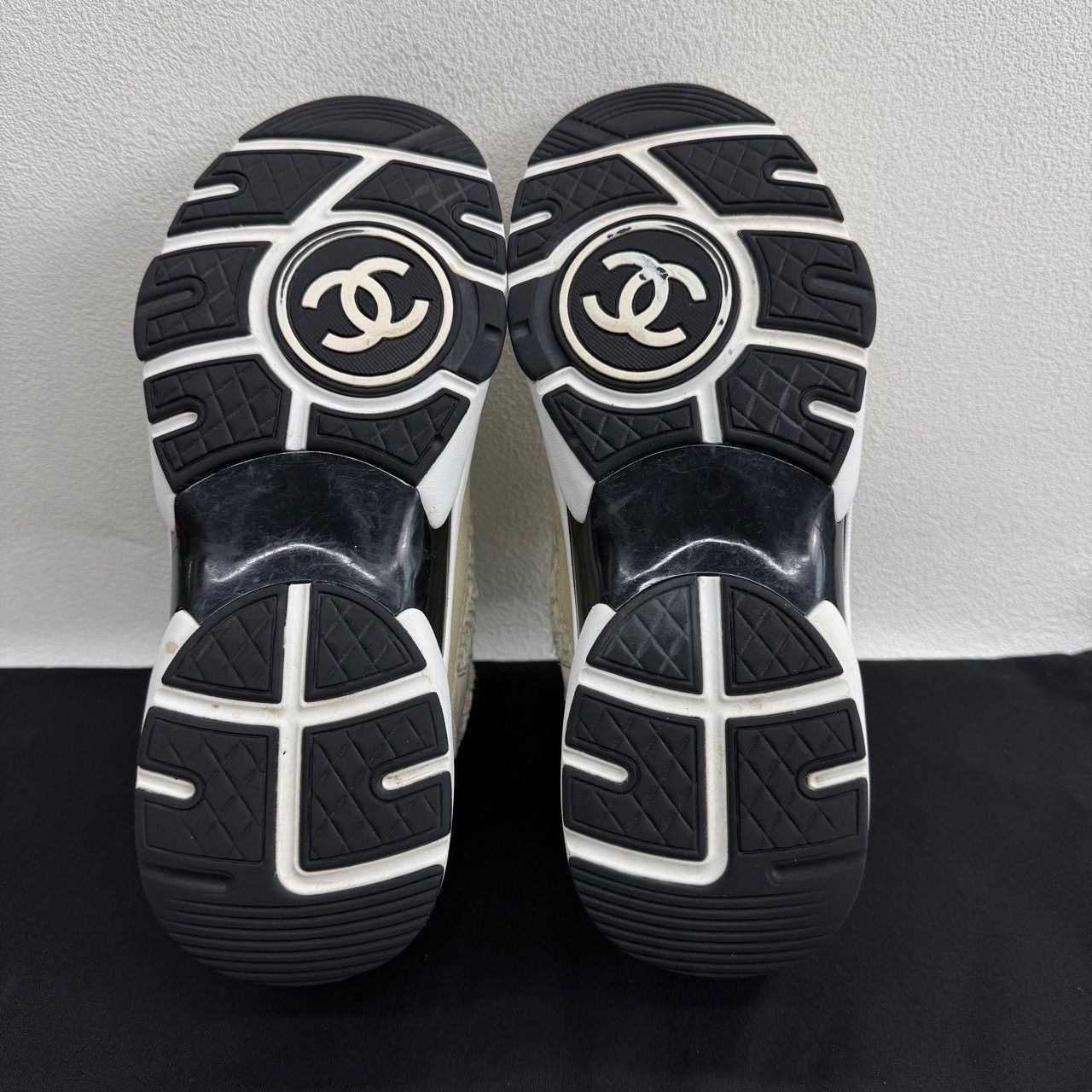 Chanel Chanel Double C Logo Low-Top Tweed Sneakers Size US 6 / IT 36 - 7 Thumbnail