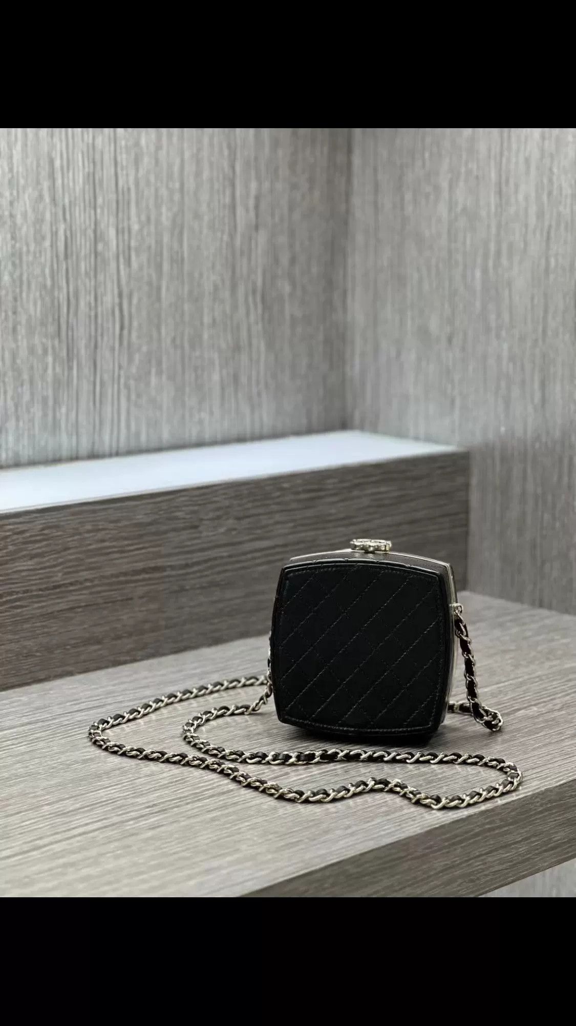 Chanel Chanel Mini Gold Accessory Bag Size ONE SIZE - 2 Thumbnail
