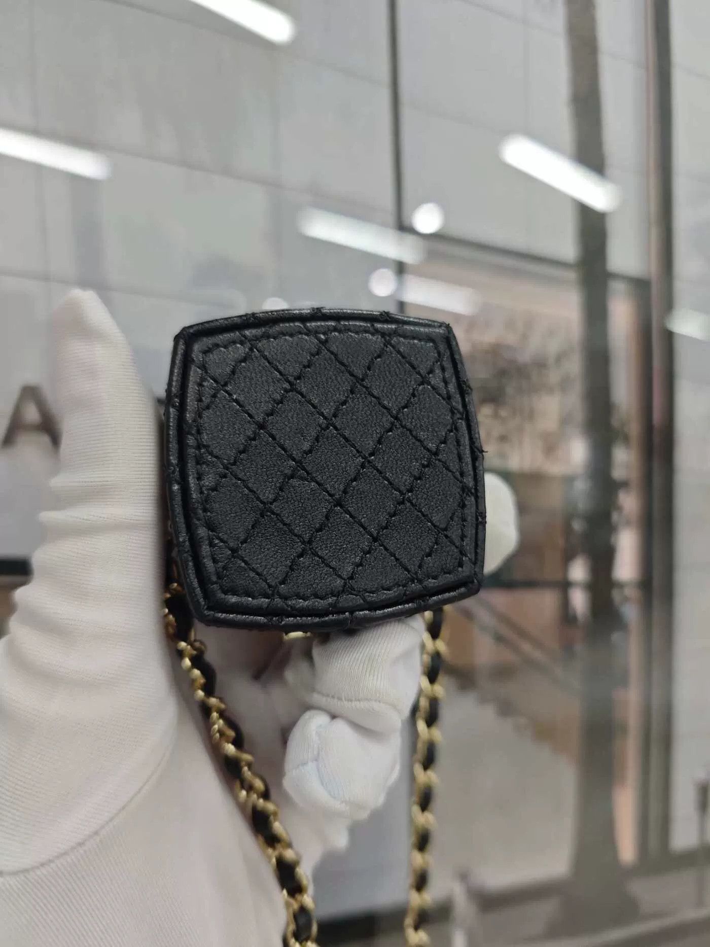 Chanel Chanel Mini Gold Accessory Bag Size ONE SIZE - 6 Thumbnail