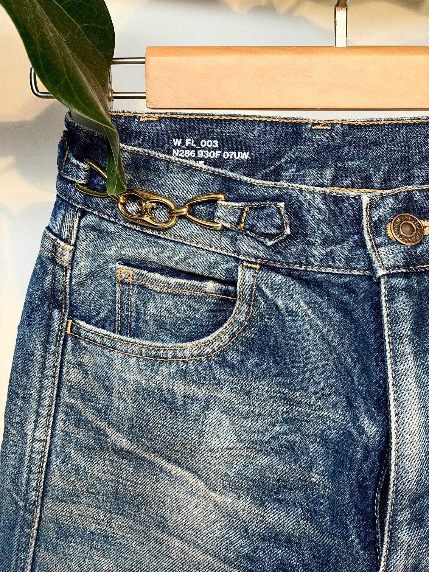 Celine CELINE Blue Washed Gold Chain Jeans Size 25" / US 0 / IT 36 - 4 Thumbnail