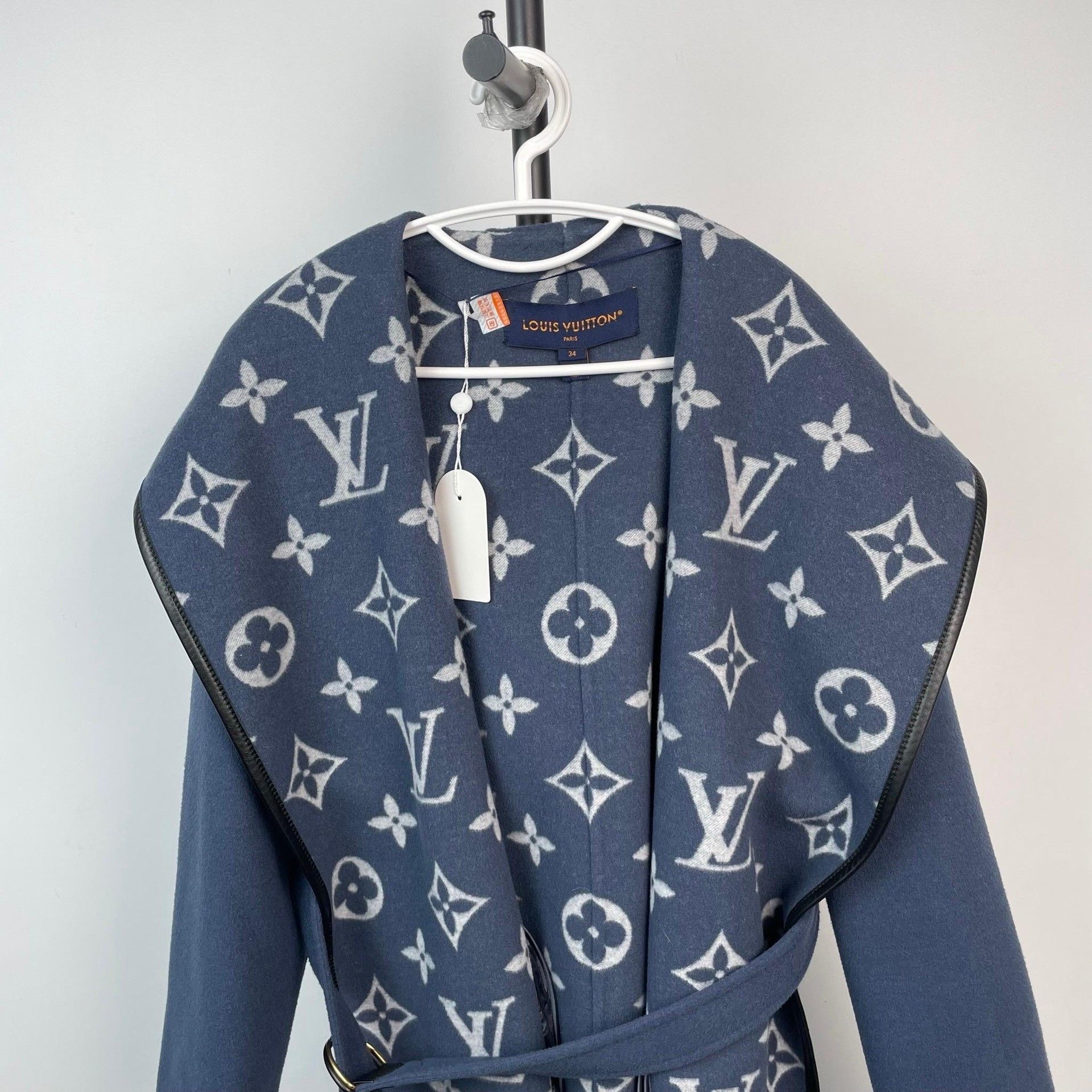 Louis Vuitton Louis Vuitton Blue Monogram Short Coat Size XXS / US 00 / IT 34 - 4 Thumbnail