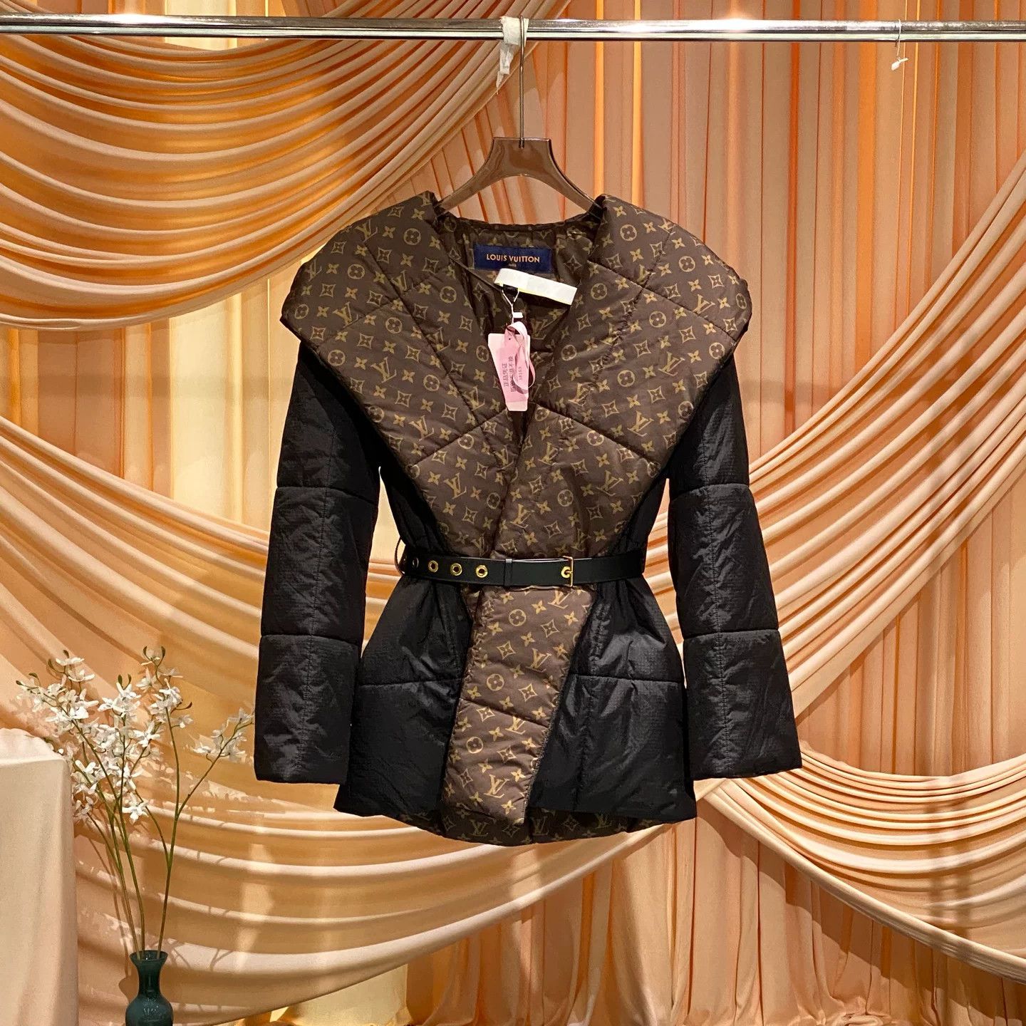 Louis Vuitton Louis Vuitton Monogram Lining Down Jacket Size S / US 4 / IT 40 - 2 Thumbnail