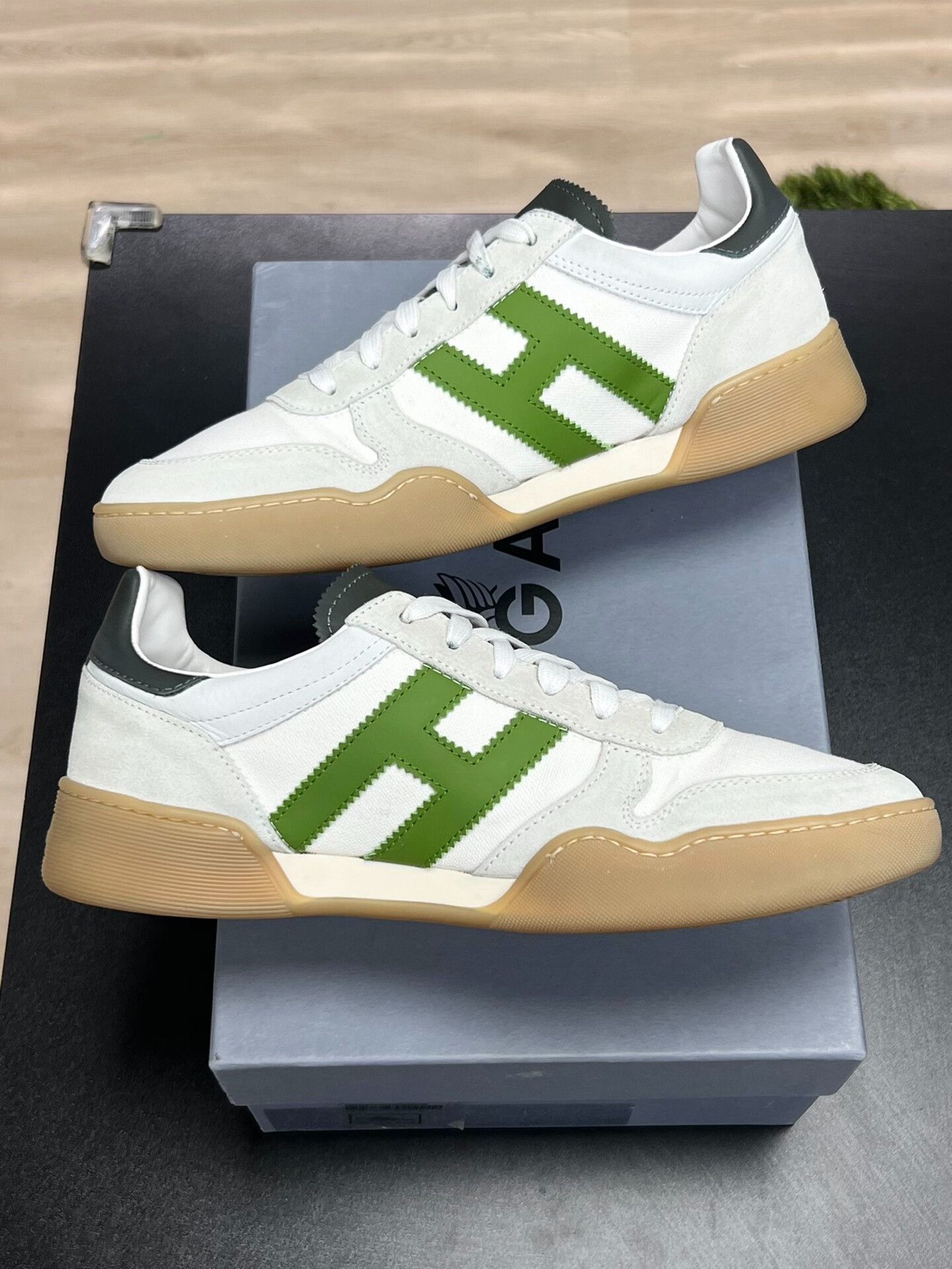 Hogan Hogan Retro Lowtop Sneakers 8.5 Men Size US 8.5 / EU 41-42 - 6 Thumbnail
