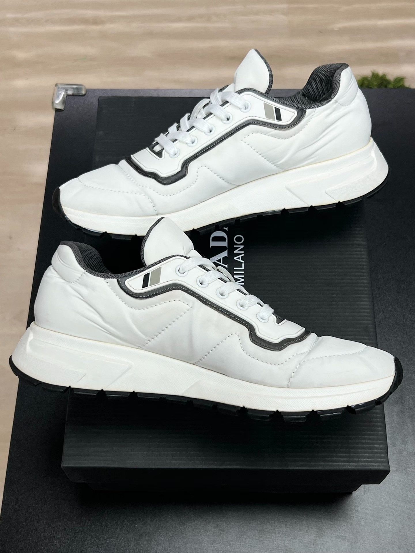 Prada Prada Casual White Lowtop Sneakers 8 Men Size US 8 / EU 41 - 6 Thumbnail