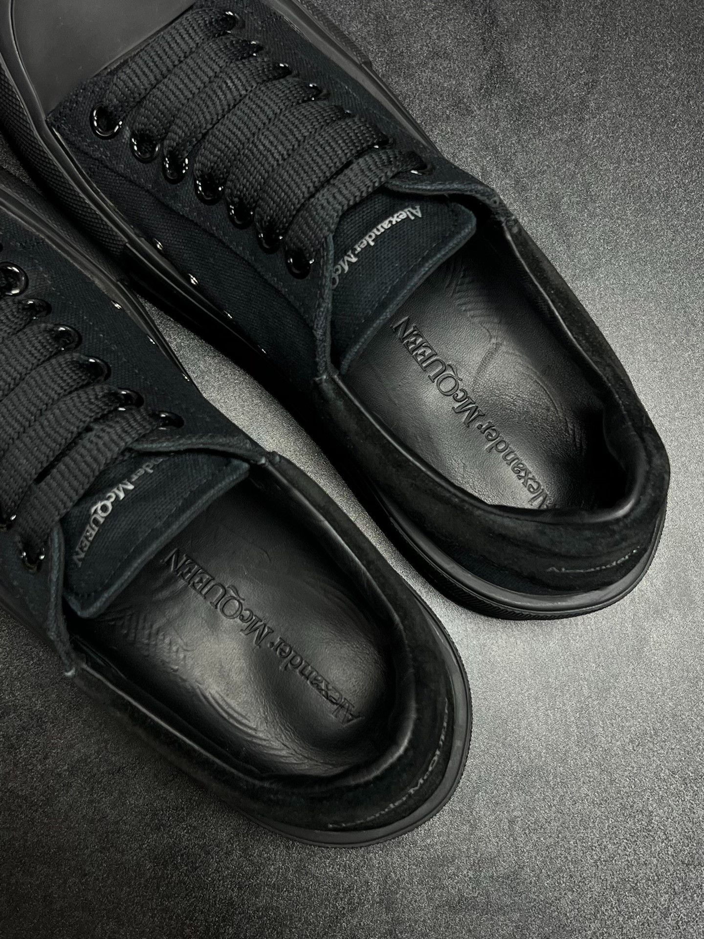 Alexander McQueen Alexander McQueen Black Lowtop Sneakers 9 Men Size US 9 / EU 42 - 4 Thumbnail