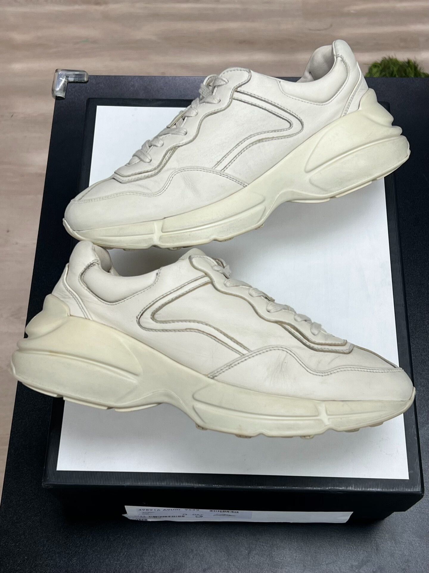 Gucci Gucci Distressed White Lowtop Sneakers 7.5 Men Size US 7.5 / EU 40-41 - 5 Thumbnail
