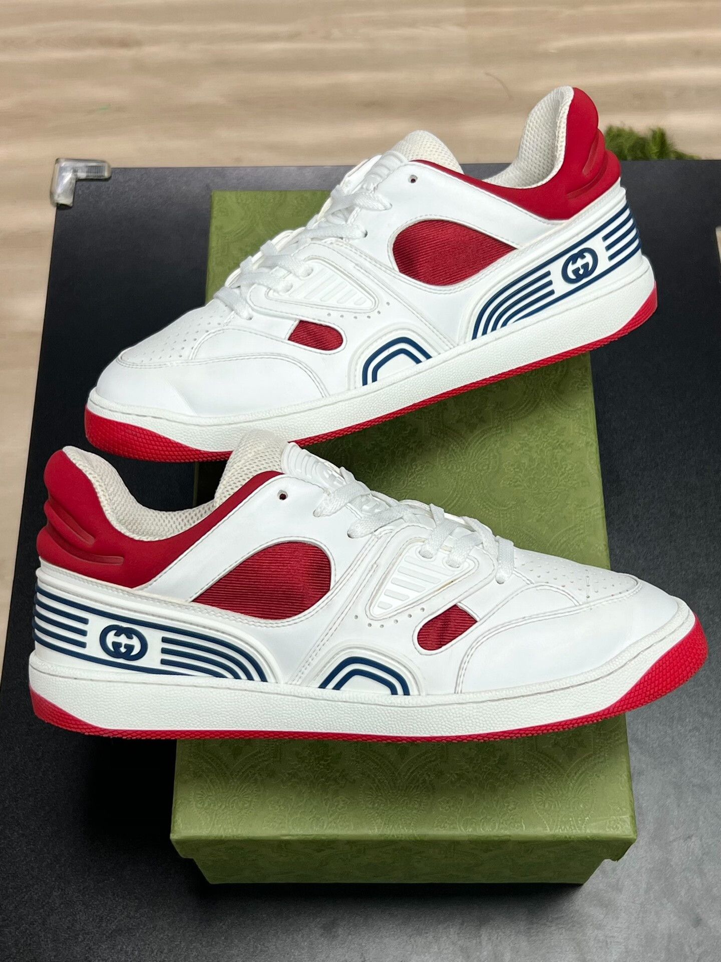 Gucci Gucci Red Lowtop Sneakers 9 Men Size US 9 / EU 42 - 5 Thumbnail