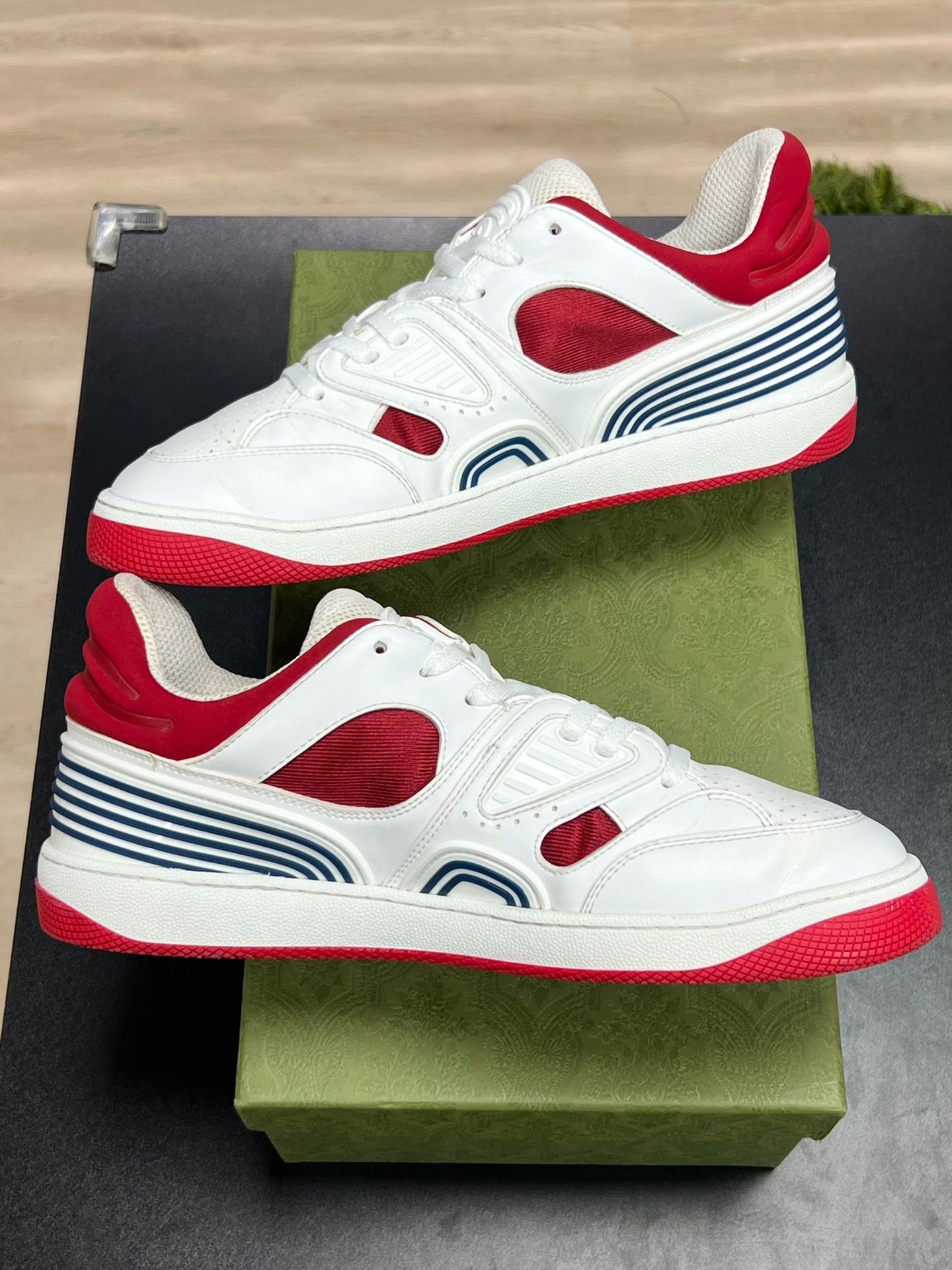 Gucci Gucci Red Lowtop Sneakers 9 Men Size US 9 / EU 42 - 6 Thumbnail