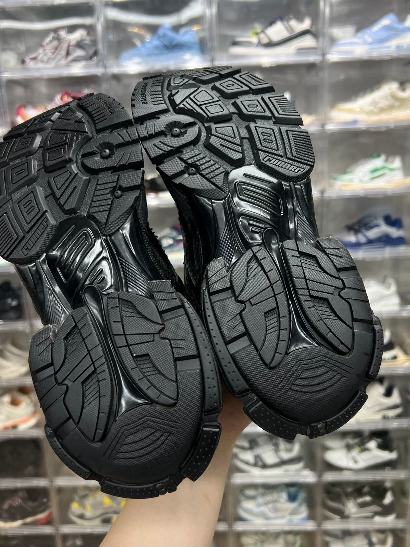 Balenciaga Balenciaga Running Black Lowtop Sneakers us_8 Women Size US 8 / IT 38 - 9 Thumbnail