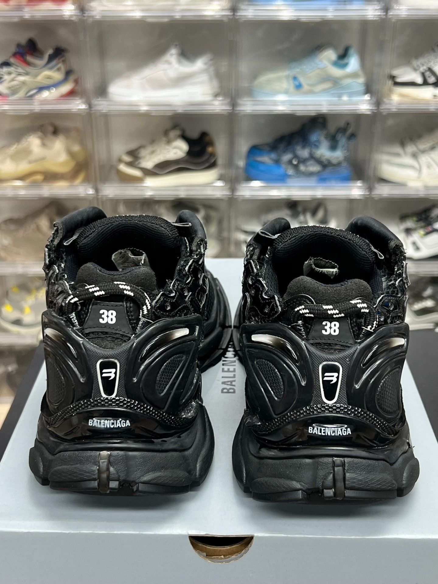 Balenciaga Balenciaga Running Black Lowtop Sneakers us_8 Women Size US 8 / IT 38 - 7 Thumbnail