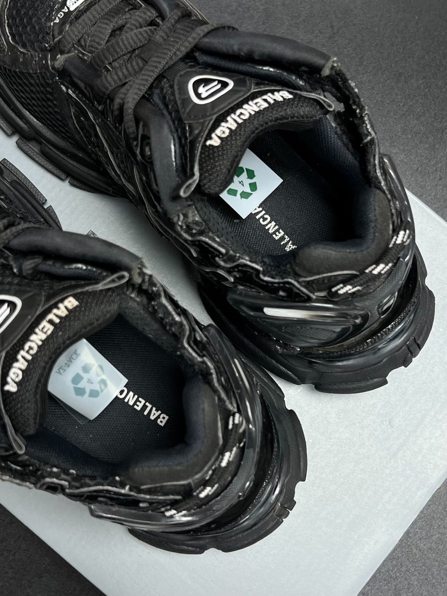 Balenciaga Balenciaga Running Black Lowtop Sneakers us_8 Women Size US 8 / IT 38 - 4 Thumbnail