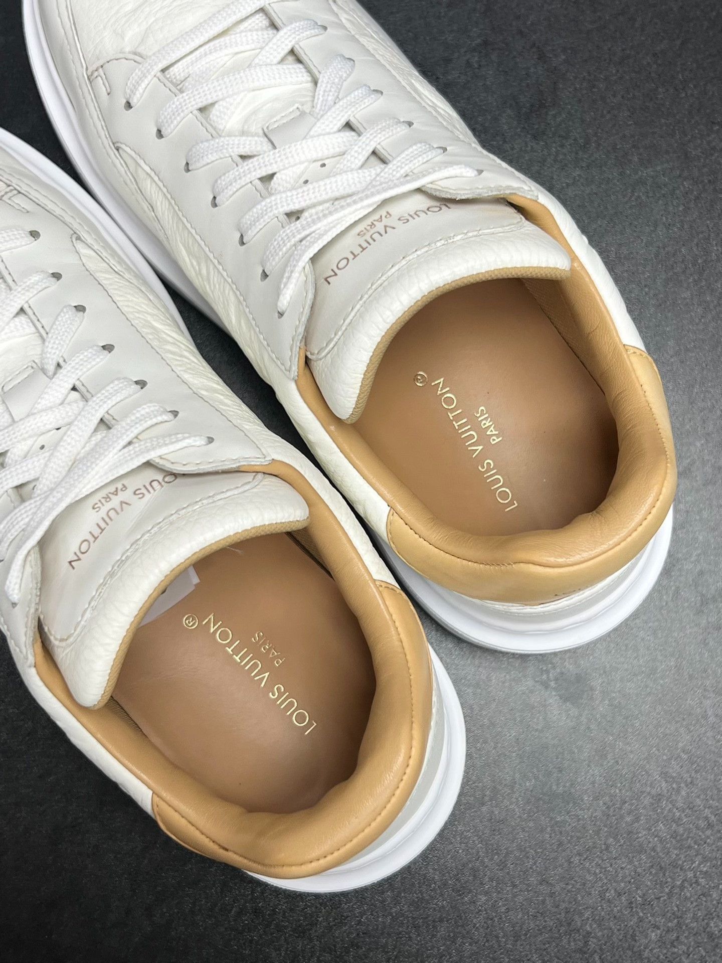 Louis Vuitton Louis Vuitton White Lowtop Sneakers 6.5 Men Size US 6.5 / EU 39-40 - 4 Thumbnail