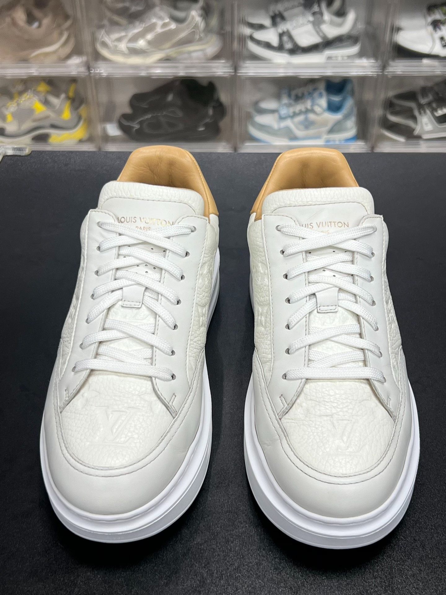 Louis Vuitton Louis Vuitton White Lowtop Sneakers 6.5 Men Size US 6.5 / EU 39-40 - 2 Thumbnail