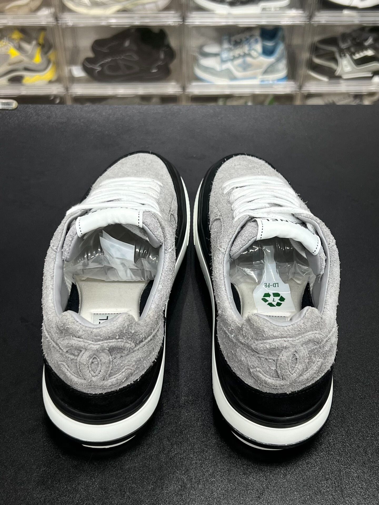 Chanel Chanel Black Lowtop Sneakers 7 Men Size US 7 / EU 40 - 7 Thumbnail