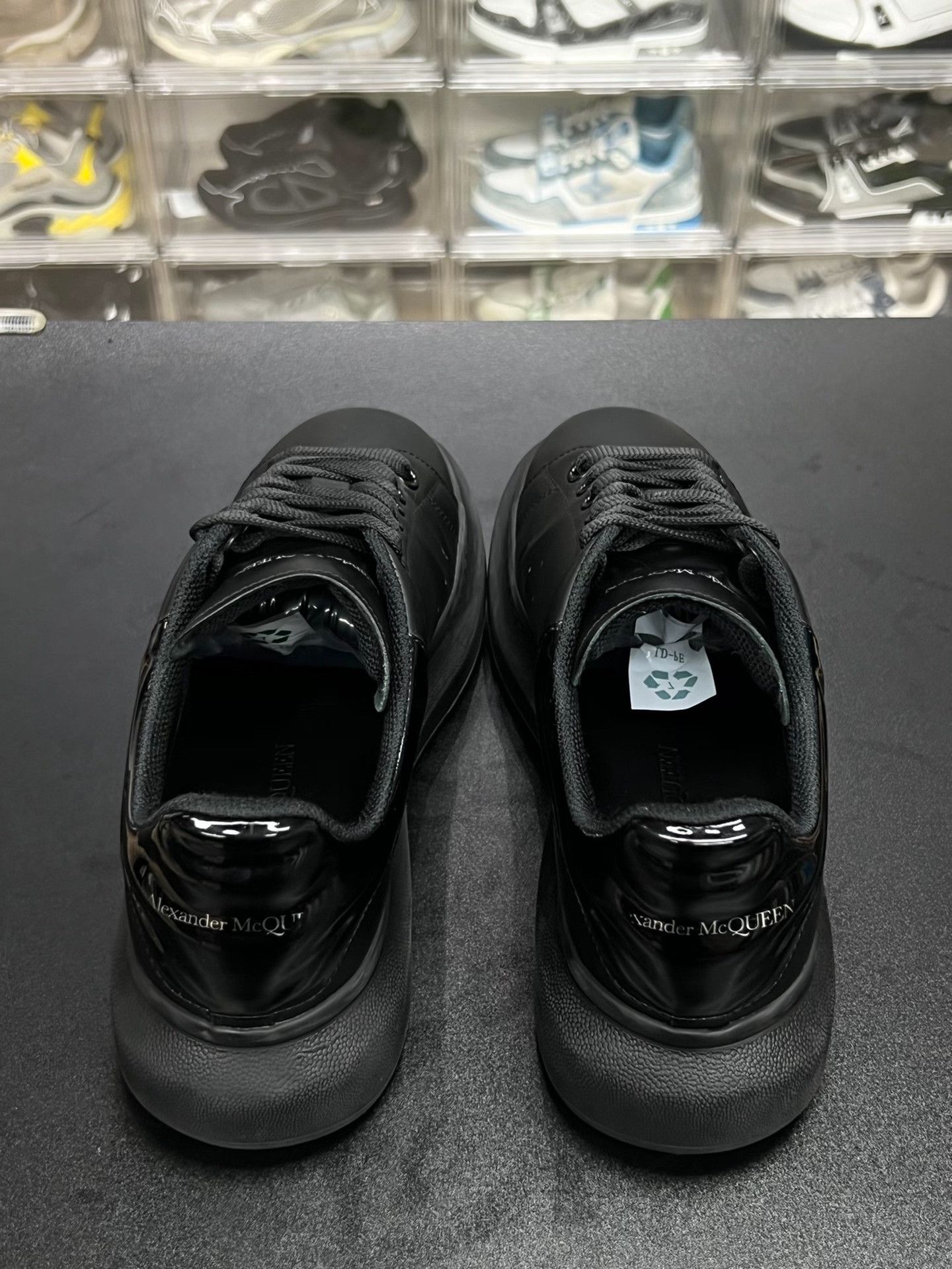 Alexander McQueen Alexander McQueen Patent Black Lowtop Sneakers 8 Men Size US 8 / EU 41 - 7 Thumbnail