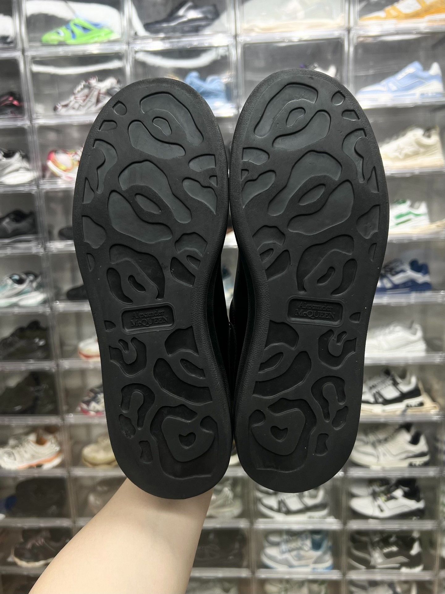 Alexander McQueen Alexander McQueen Patent Black Lowtop Sneakers 8 Men Size US 8 / EU 41 - 8 Thumbnail