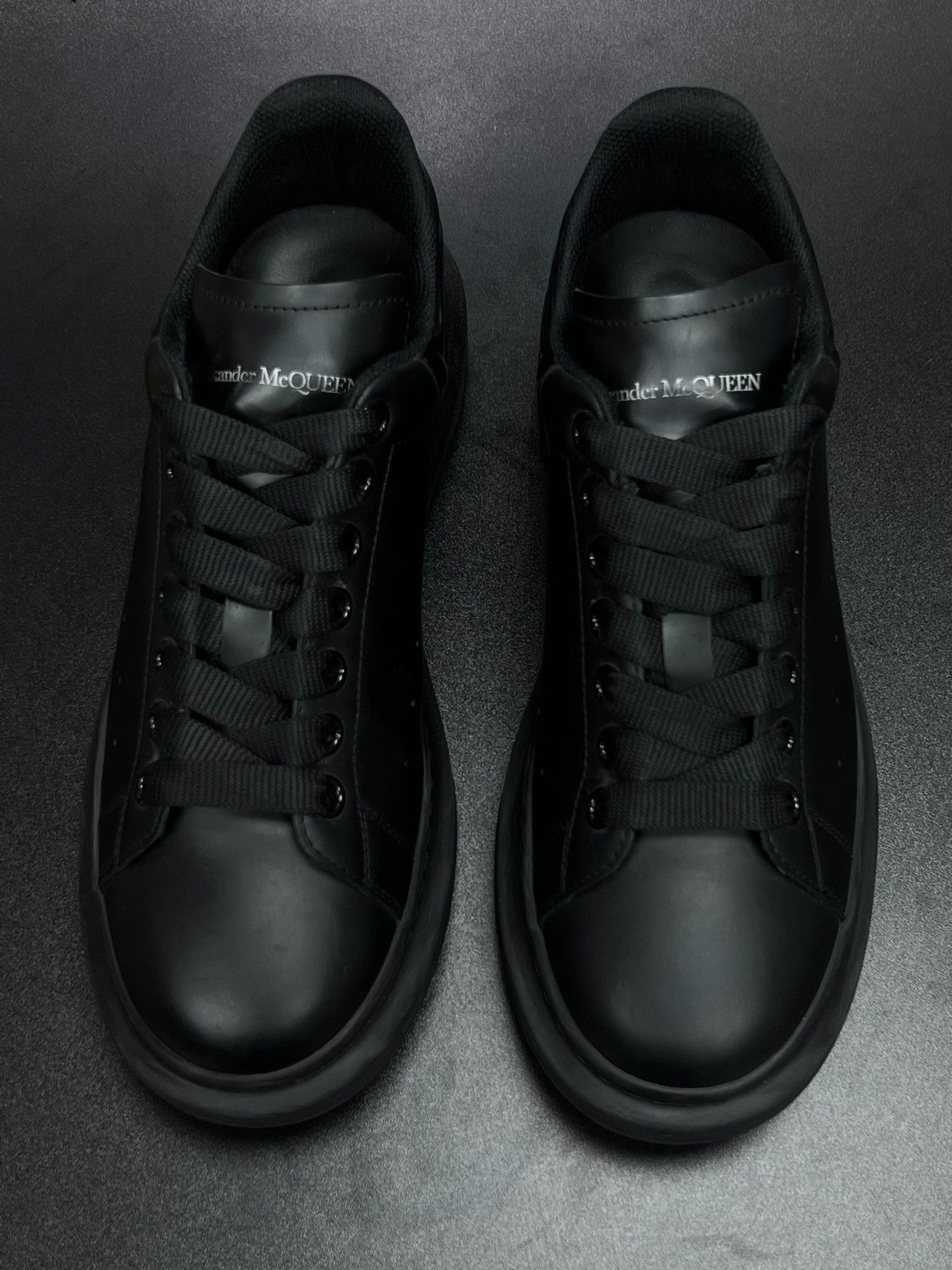 Alexander McQueen Alexander McQueen Patent Black Lowtop Sneakers 8 Men Size US 8 / EU 41 - 3 Thumbnail