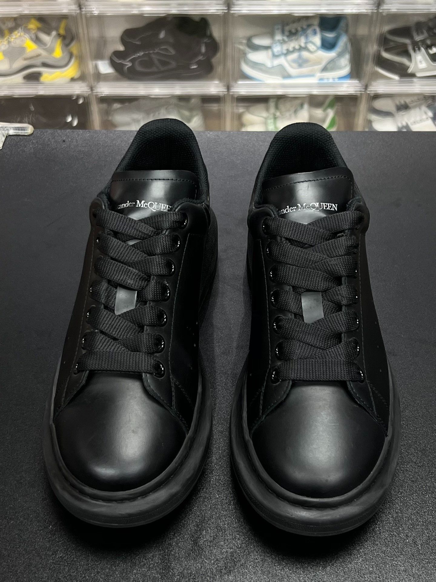 Alexander McQueen Alexander McQueen Patent Black Lowtop Sneakers 8 Men Size US 8 / EU 41 - 2 Thumbnail