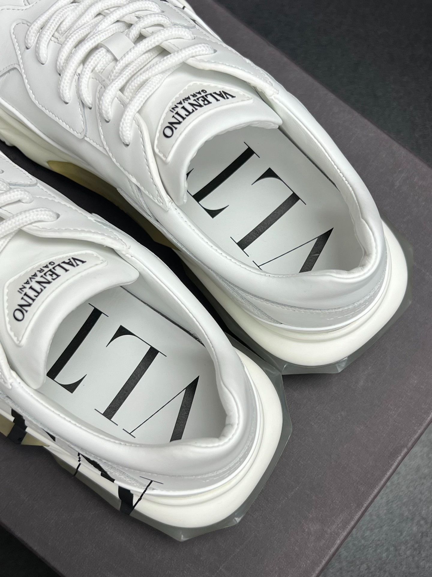 Valentino Valentino Casual Lowtop Sneakers 9.5 Men Size US 9.5 / EU 42-43 - 4 Thumbnail
