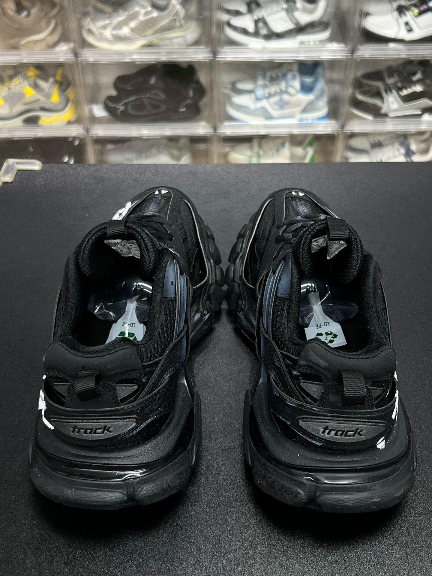 Balenciaga Balenciaga Graphic Black Lowtop Sneakers 8 Men Size US 8 / EU 41 - 7 Thumbnail