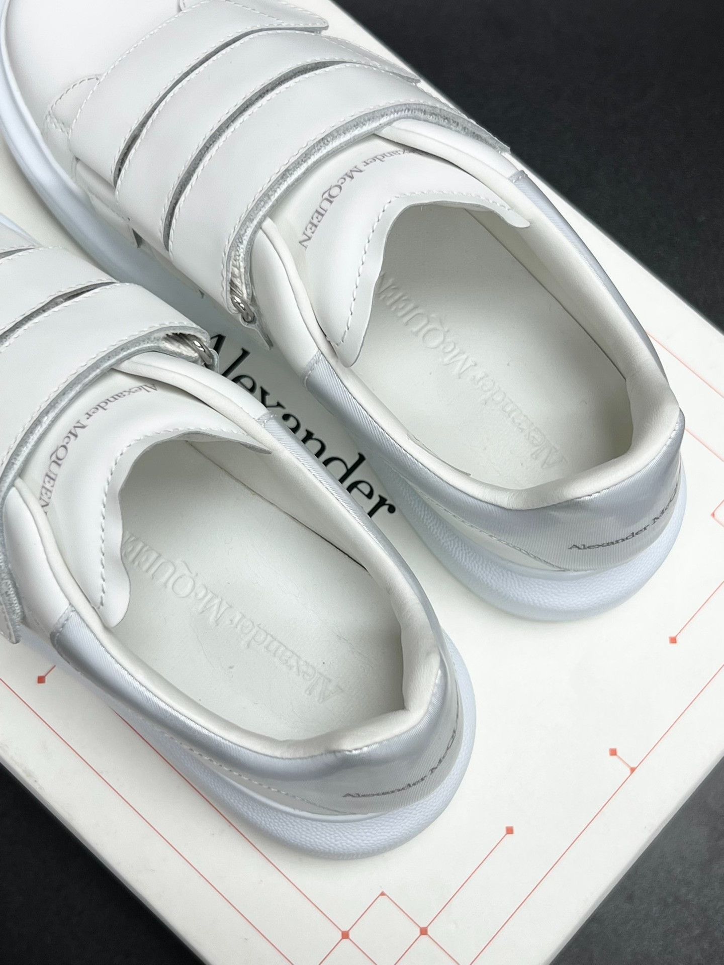 Alexander McQueen Alexander McQueen Silver Lowtop Sneakers us_6 Women Size US 6 / IT 36 - 3 Thumbnail