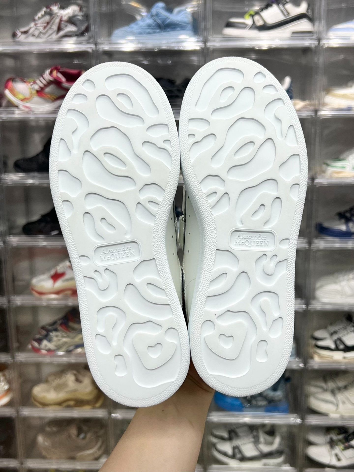 Alexander McQueen Alexander McQueen Silver Lowtop Sneakers us_6 Women Size US 6 / IT 36 - 7 Thumbnail