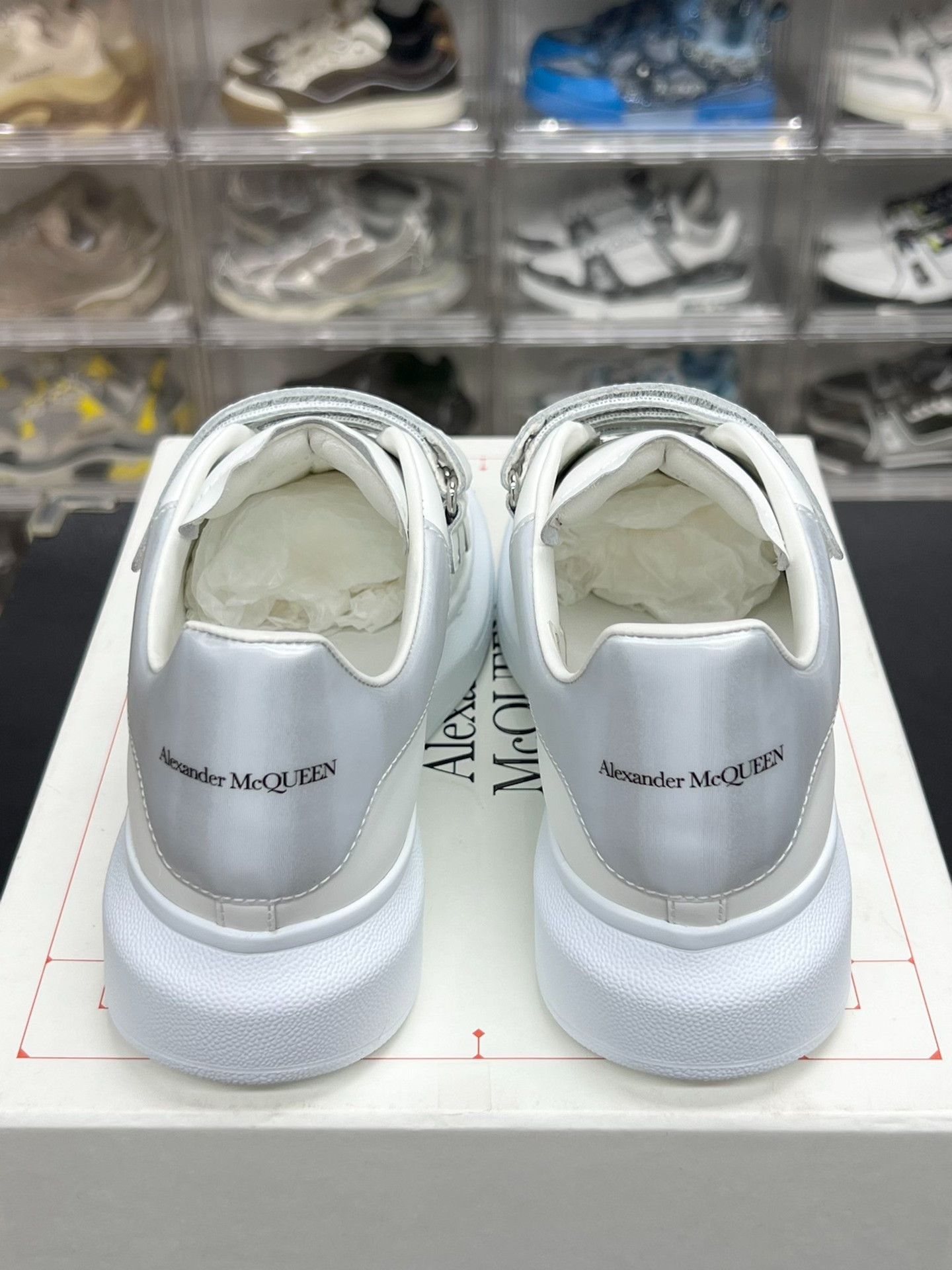 Alexander McQueen Alexander McQueen Silver Lowtop Sneakers us_6 Women Size US 6 / IT 36 - 6 Thumbnail