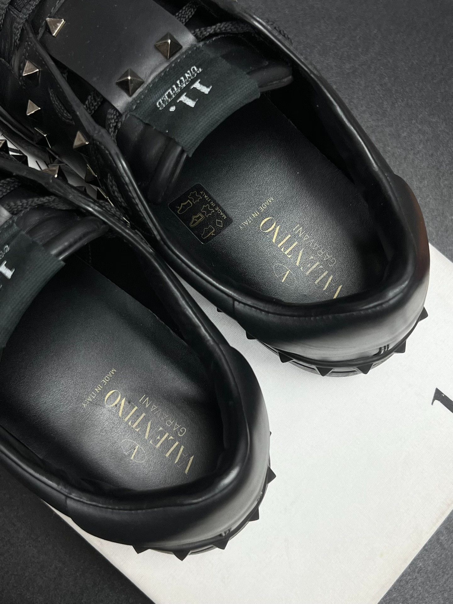 Valentino Valentino Black Lowtop Sneakers 9 Men Size US 9 / EU 42 - 4 Thumbnail