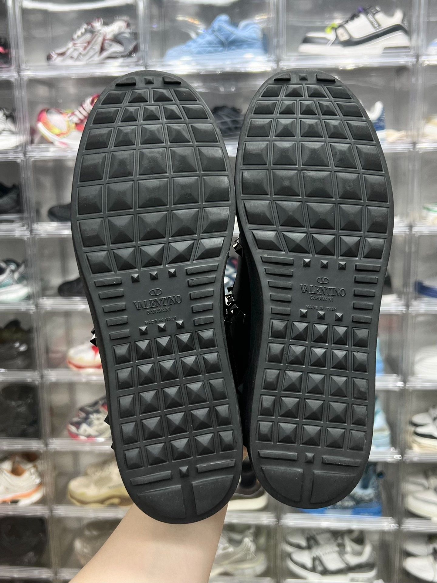 Valentino Valentino Black Lowtop Sneakers 9 Men Size US 9 / EU 42 - 8 Thumbnail