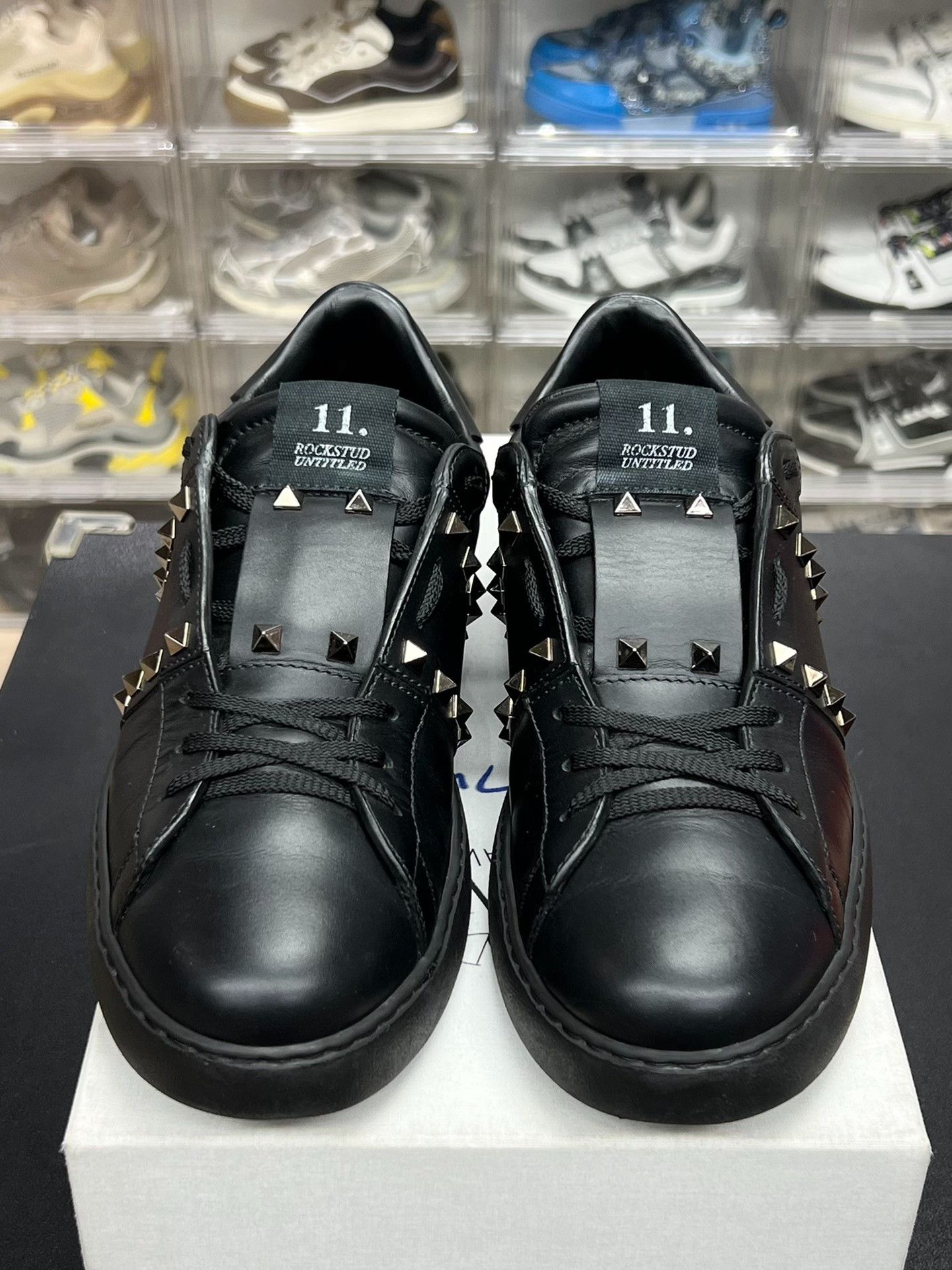 Valentino Valentino Black Lowtop Sneakers 9 Men Size US 9 / EU 42 - 2 Thumbnail