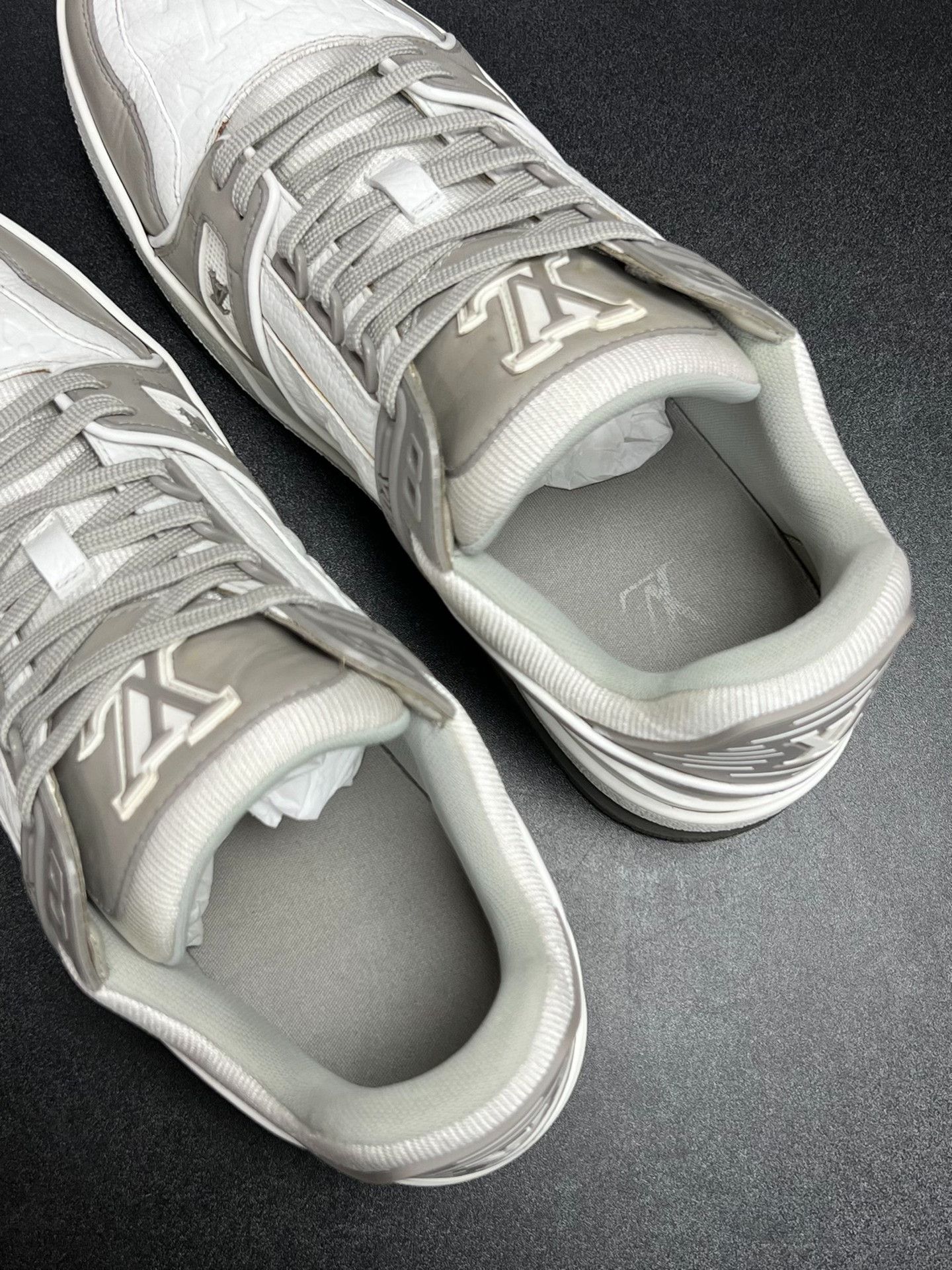 Louis Vuitton Louis Vuitton Training White Lowtop Sneakers 8 Men Size US 8 / EU 41 - 4 Thumbnail